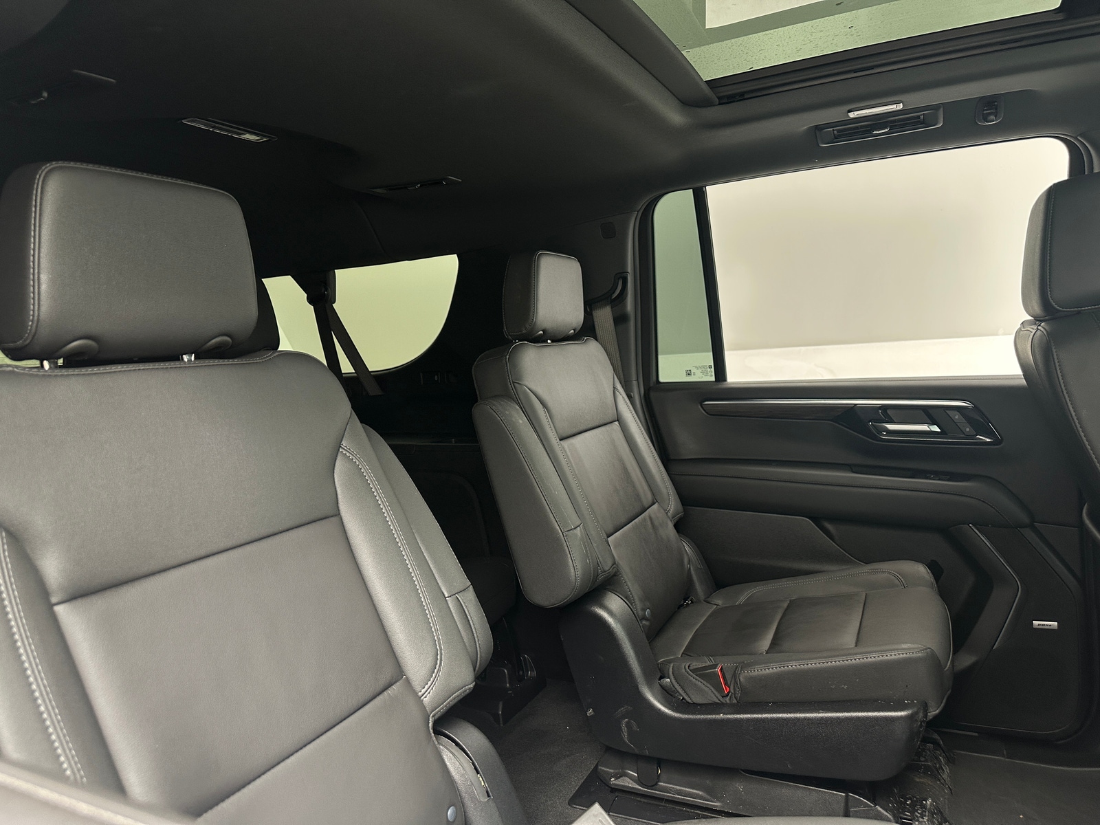 Thumbnail: 2025 Chevrolet Suburban - 5