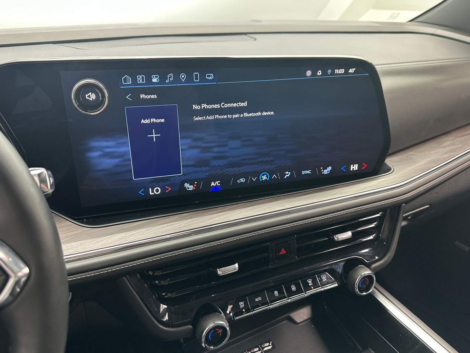 Thumbnail: 2025 Chevrolet Suburban - 3