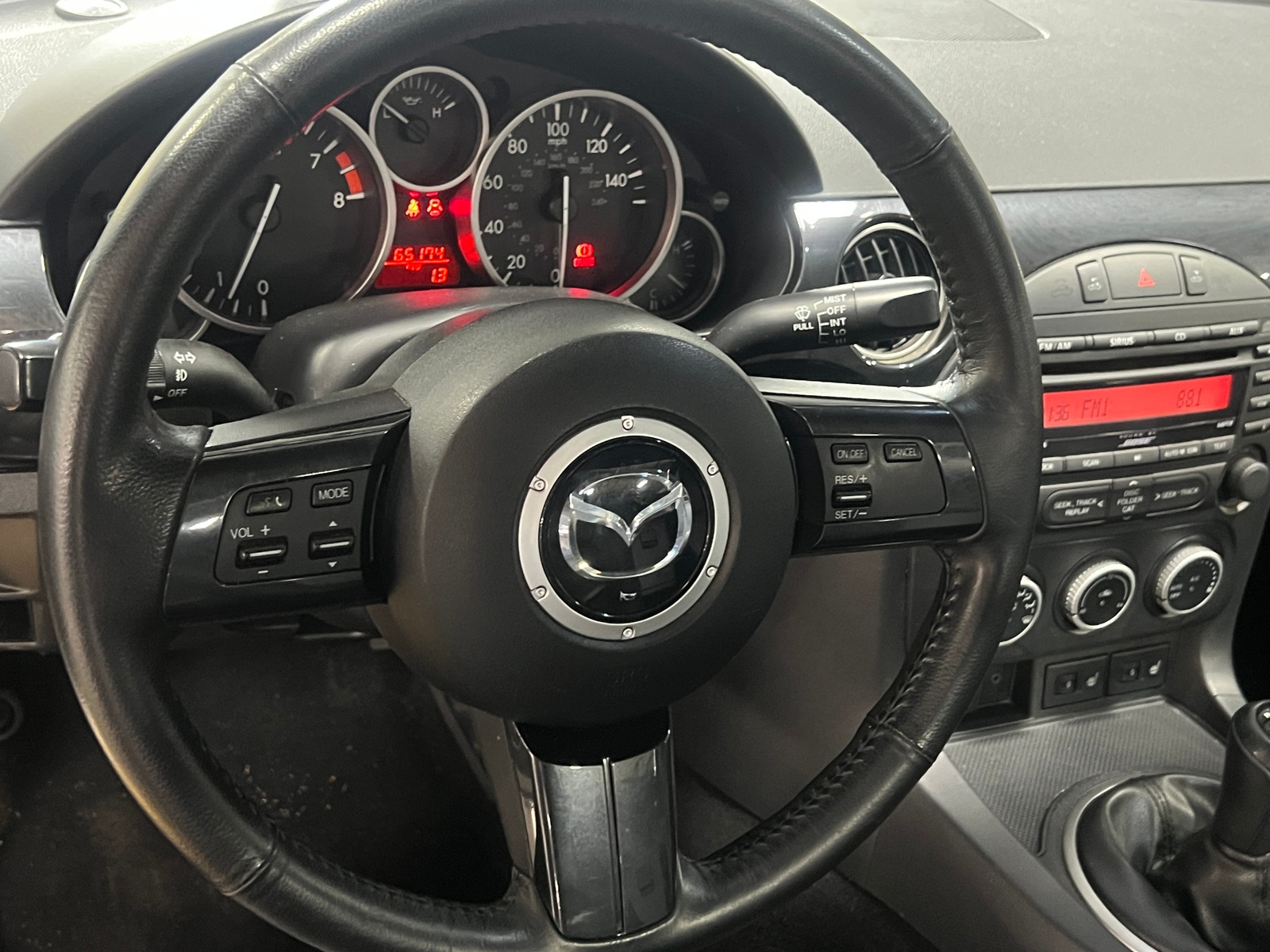 Thumbnail: 2013 Mazda MX-5 Miata - 4