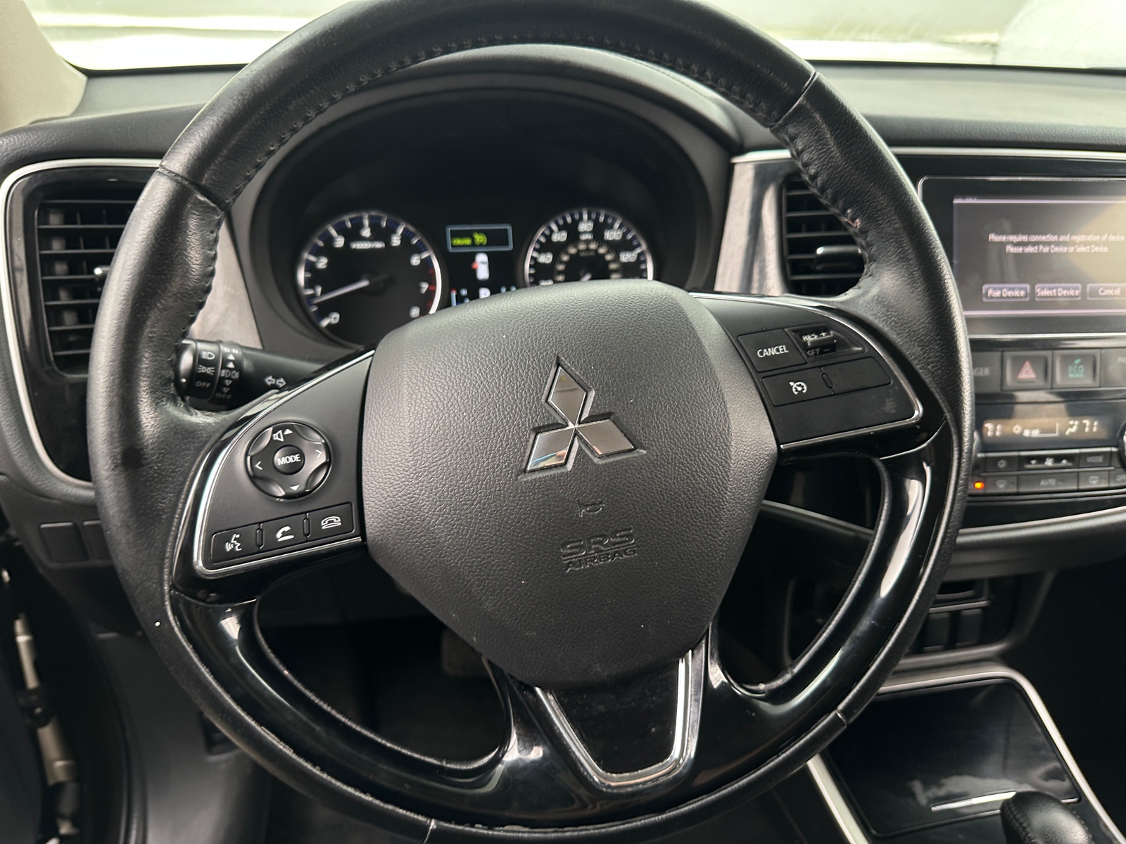 Thumbnail: 2017 Mitsubishi Outlander - 5