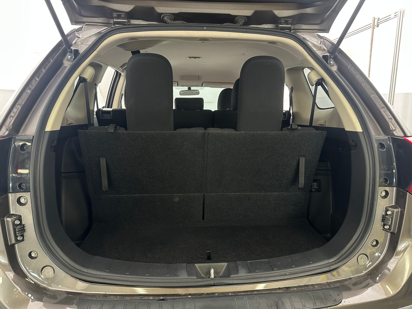 Thumbnail: 2017 Mitsubishi Outlander - 7