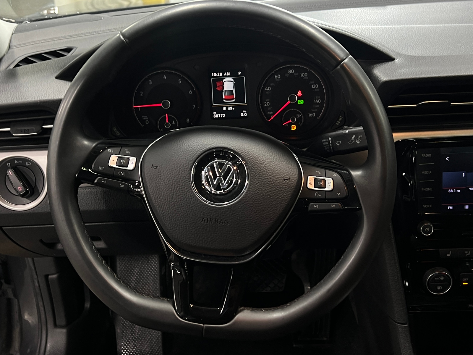 Thumbnail: 2022 Volkswagen Passat - 4