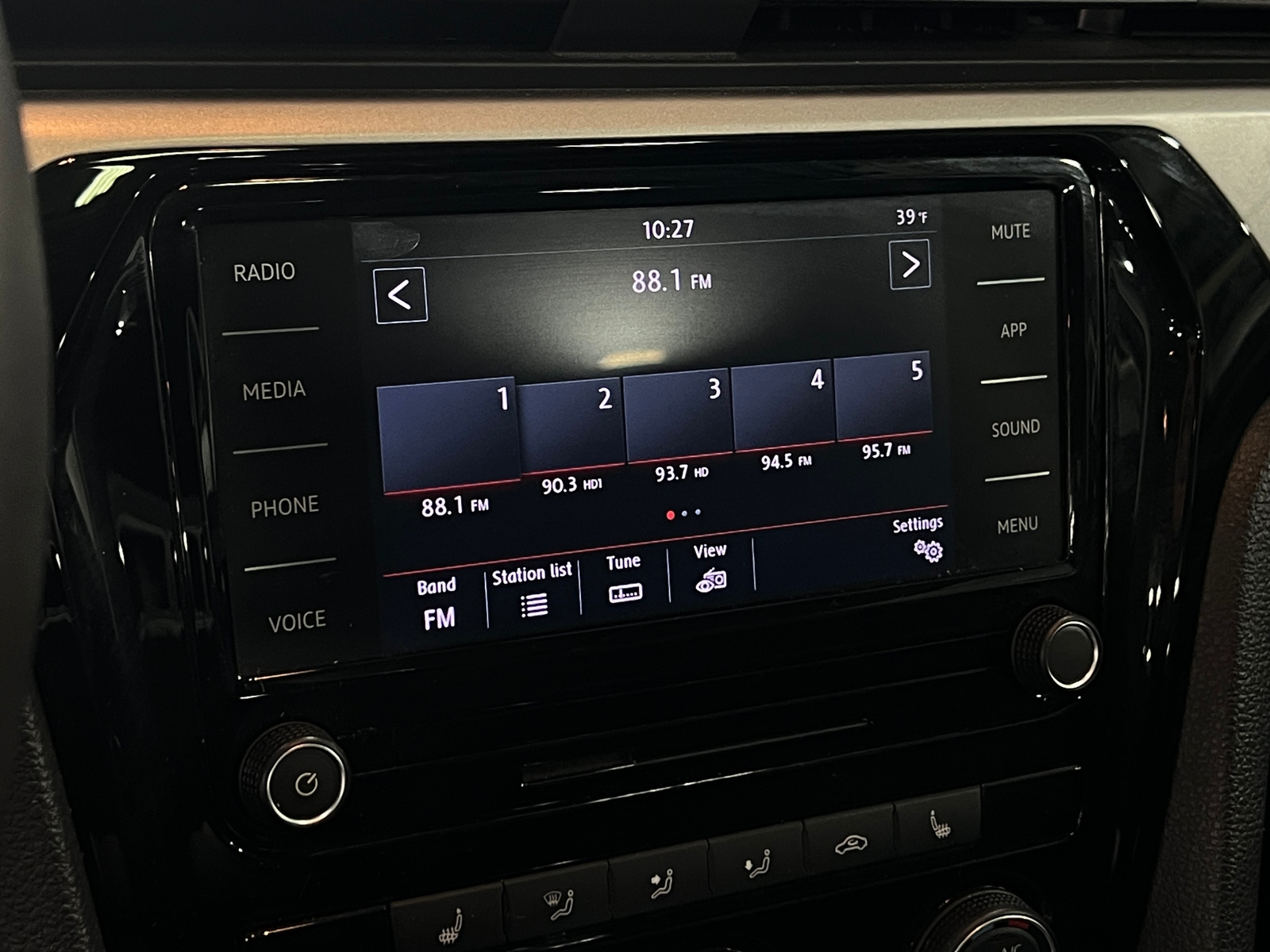 Thumbnail: 2022 Volkswagen Passat - 3