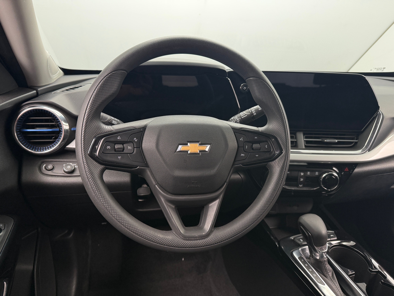 Thumbnail: 2025 Chevrolet Trax - 5