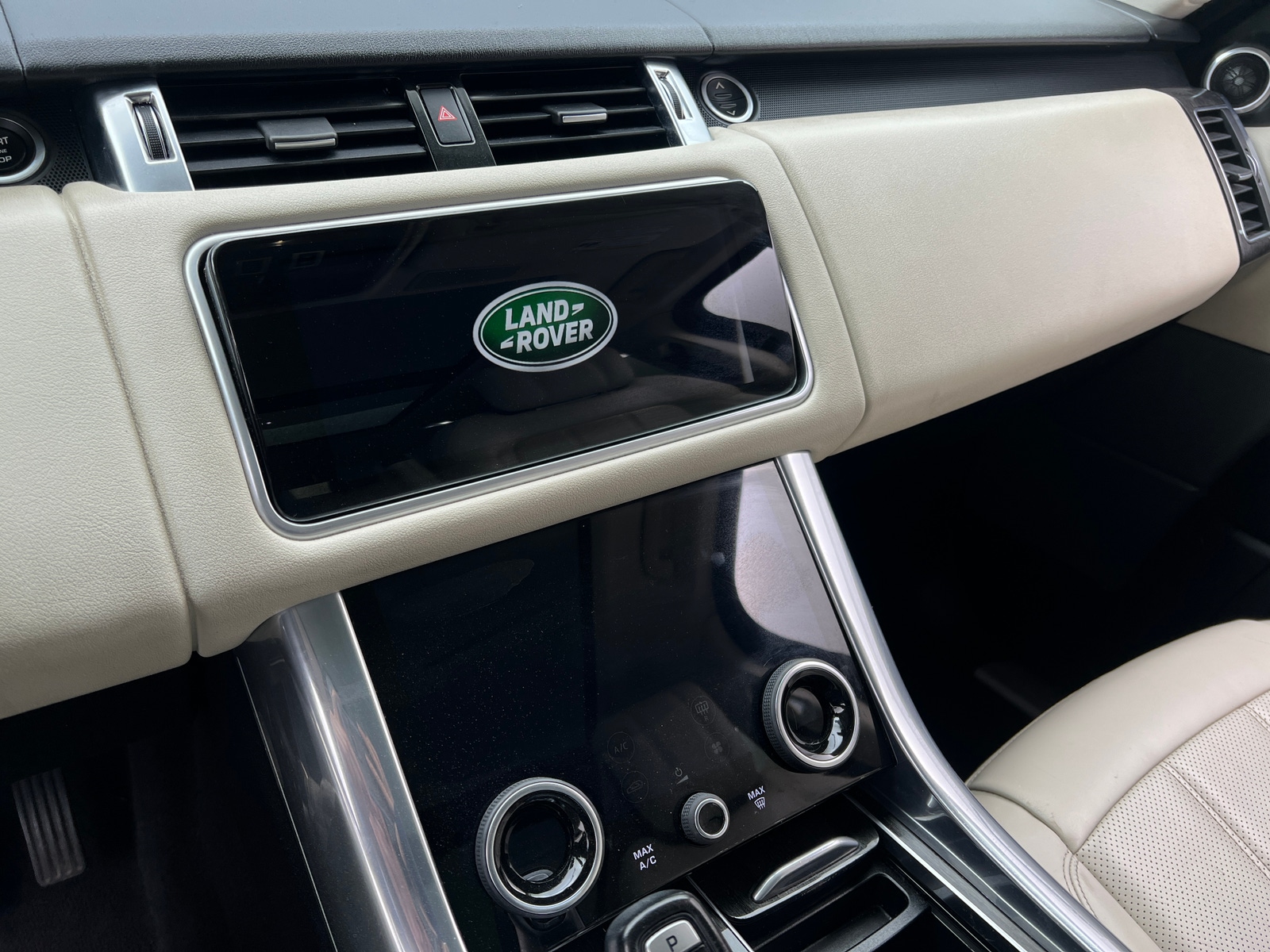 Thumbnail: 2019 Land Rover Range Rover Sport - 3
