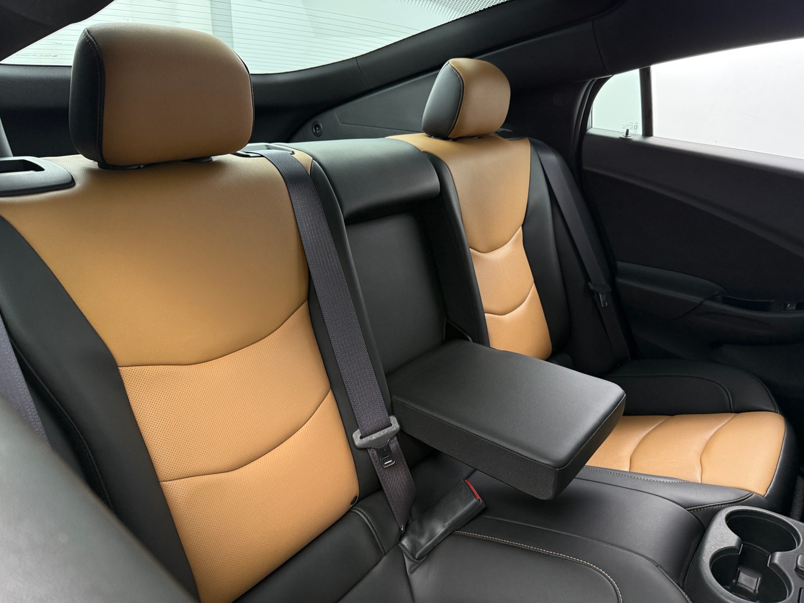 Thumbnail: 2016 Chevrolet Volt - 5