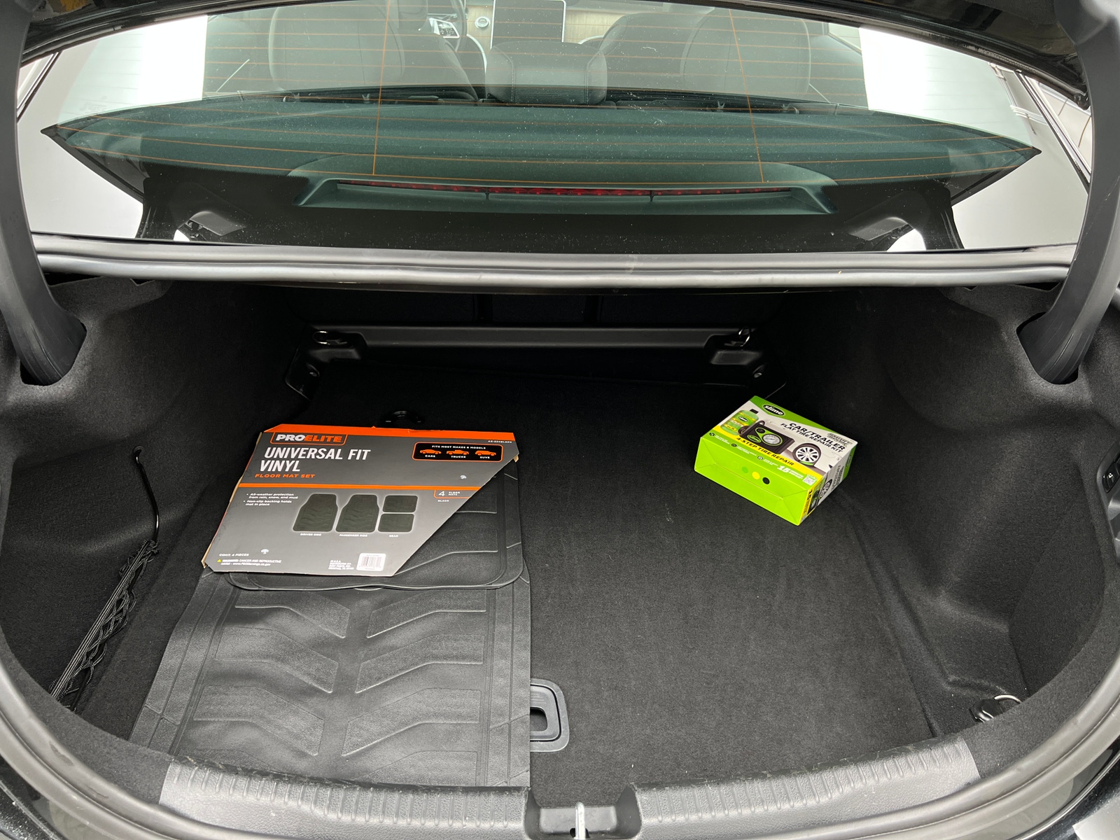 Thumbnail: 2025 Mercedes-Benz C-Class - 6