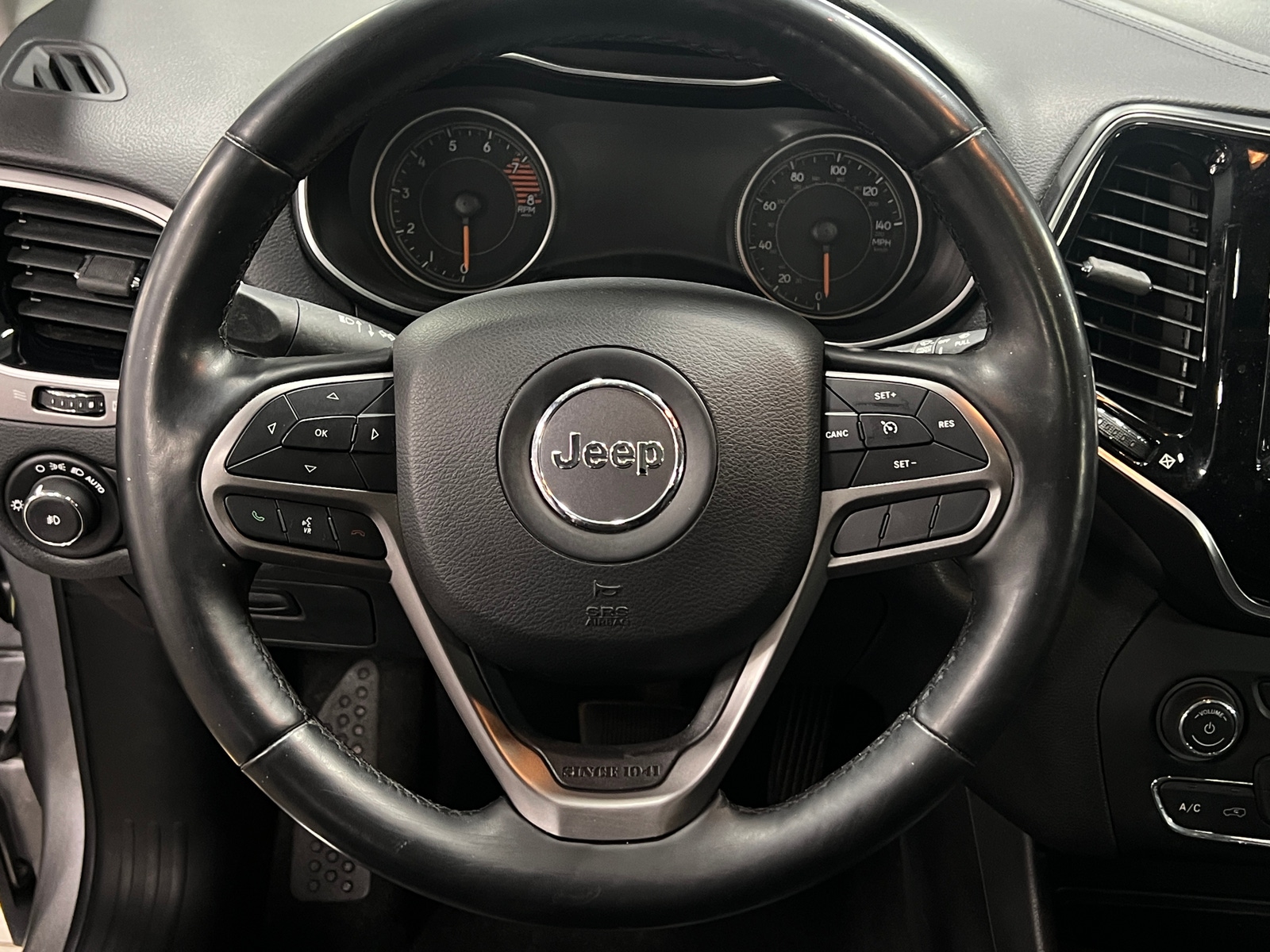 Thumbnail: 2020 Jeep Cherokee - 4