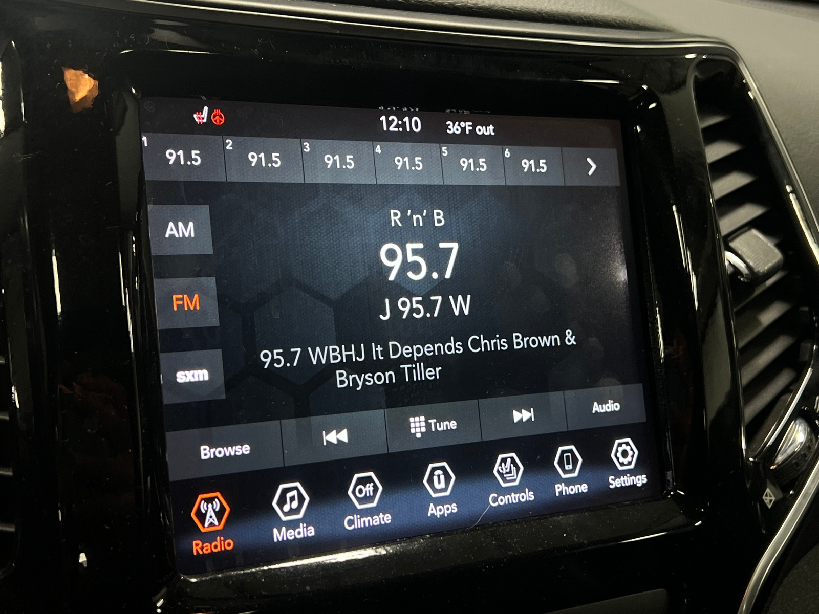 Thumbnail: 2020 Jeep Cherokee - 3