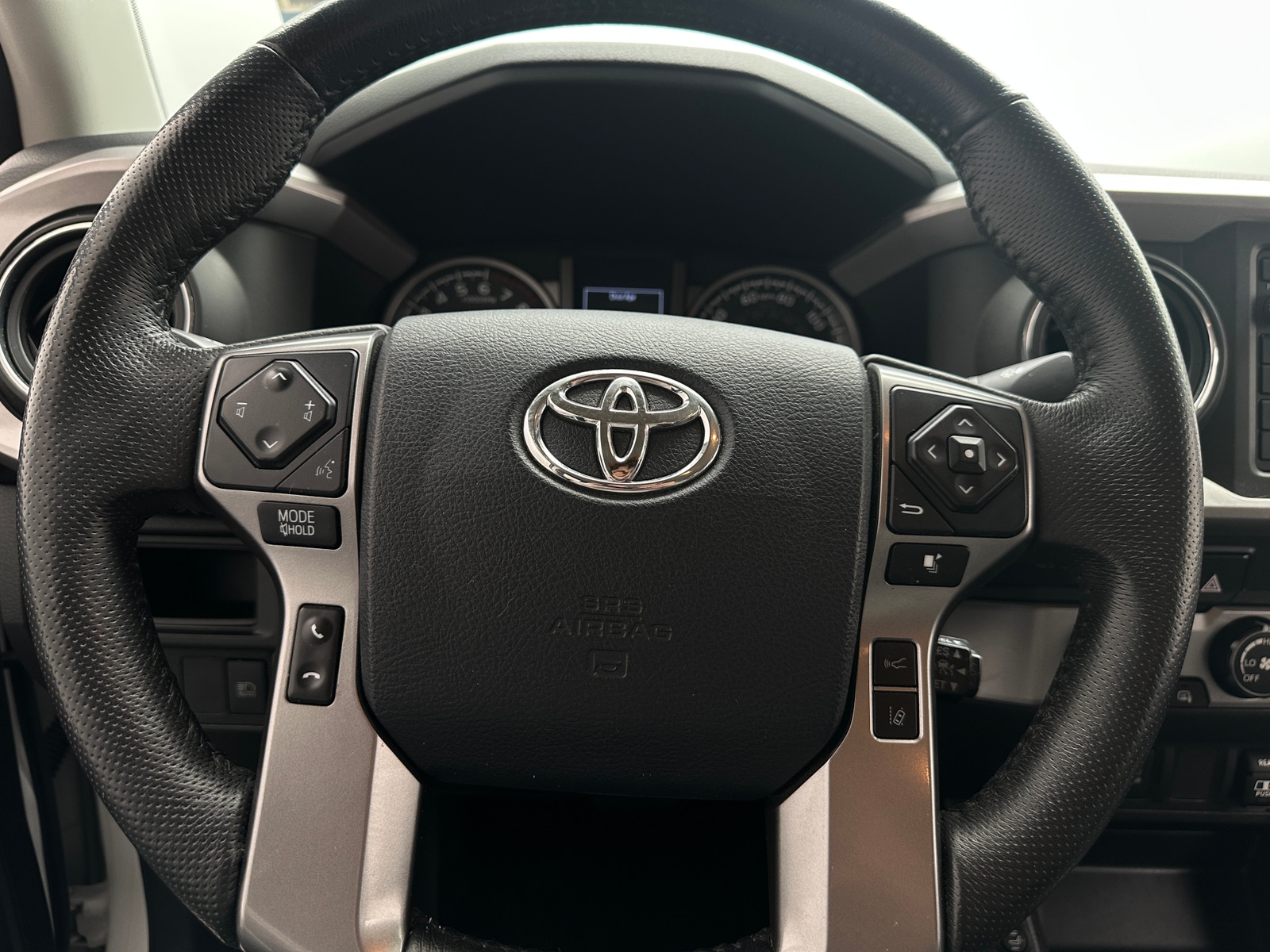 Thumbnail: 2019 Toyota Tacoma - 5