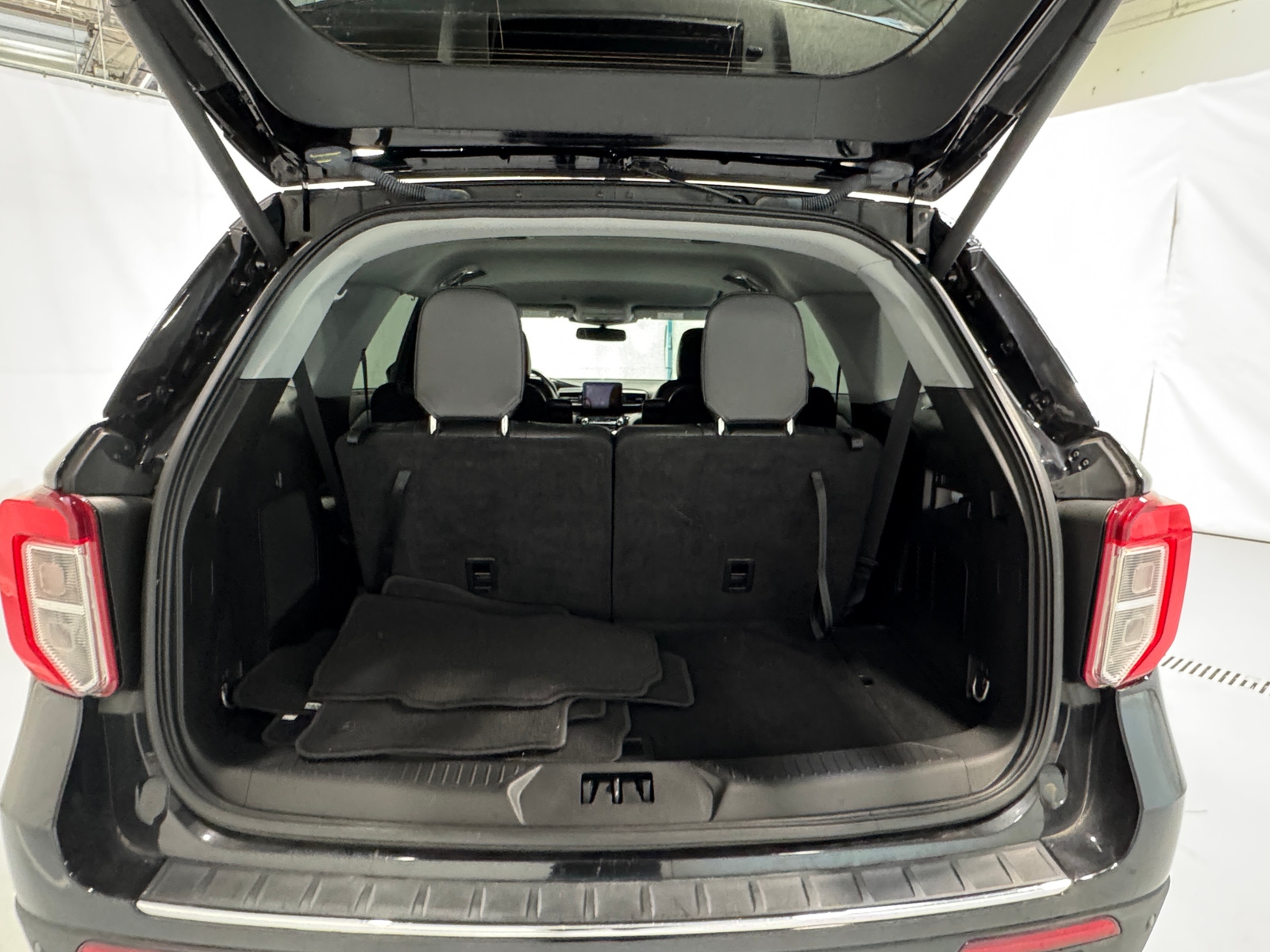 Thumbnail: 2023 Ford Explorer - 6