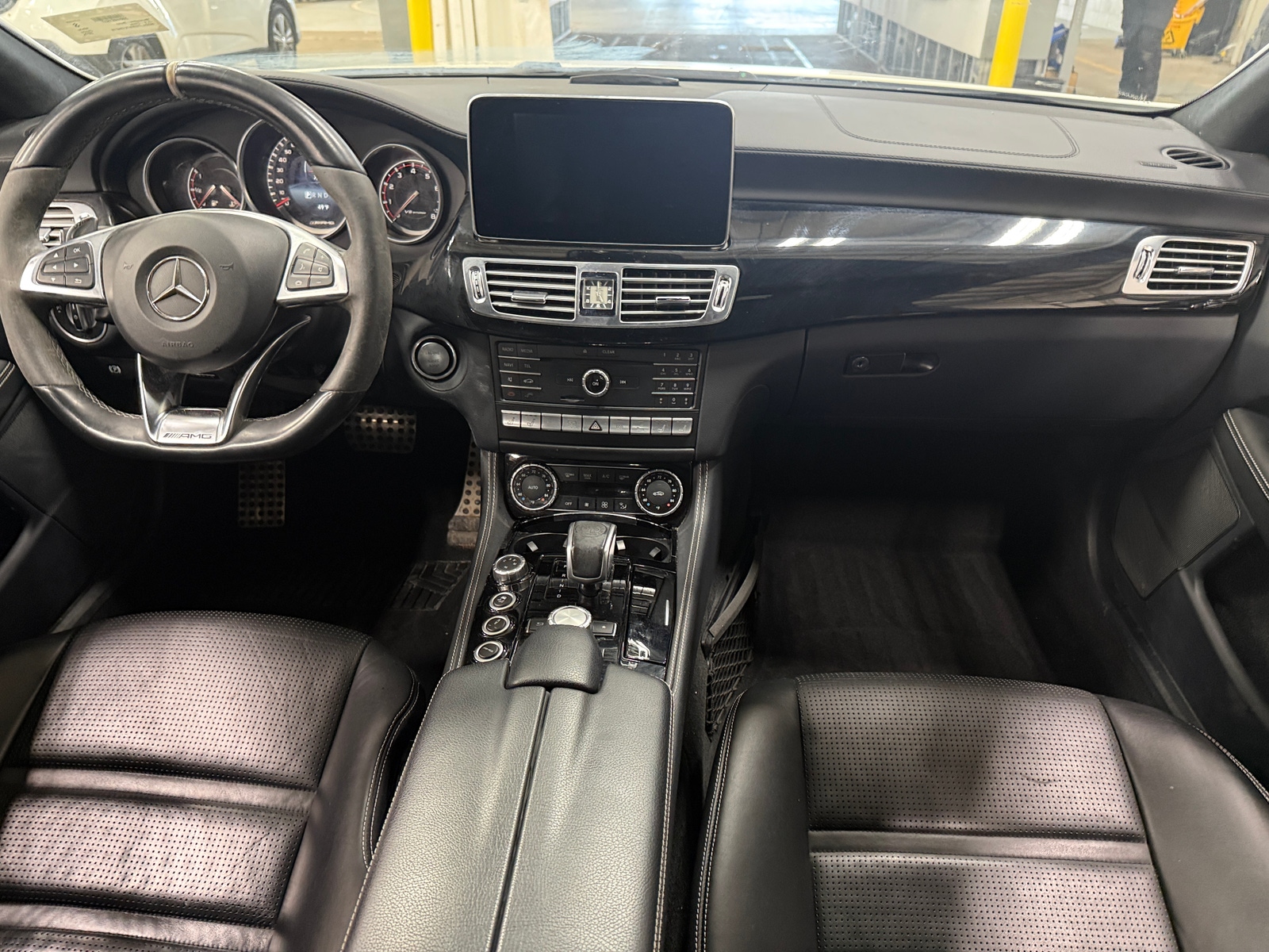 Thumbnail: 2015 Mercedes-Benz CLS - 2