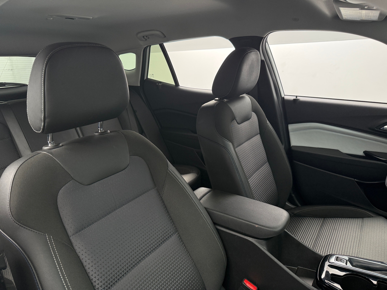 Thumbnail: 2025 Chevrolet Trax - 2