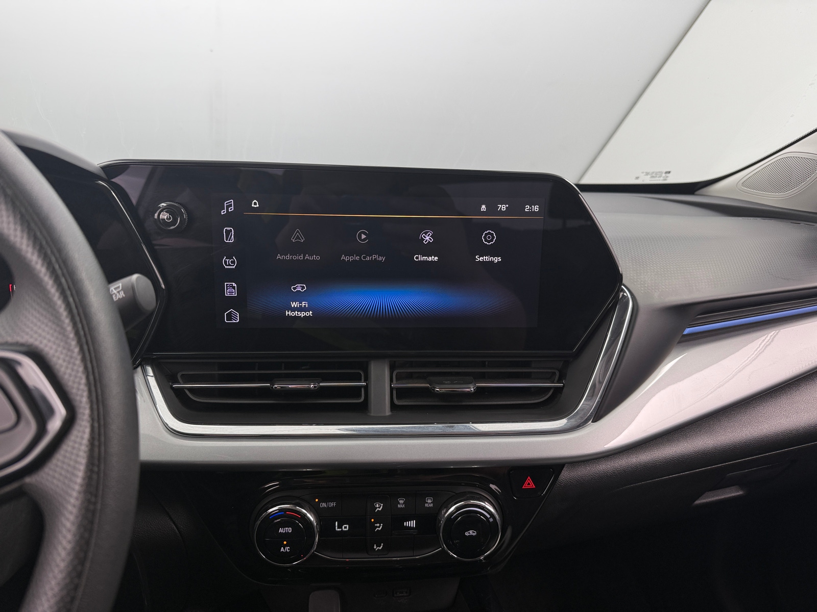 Thumbnail: 2025 Chevrolet Trax - 4