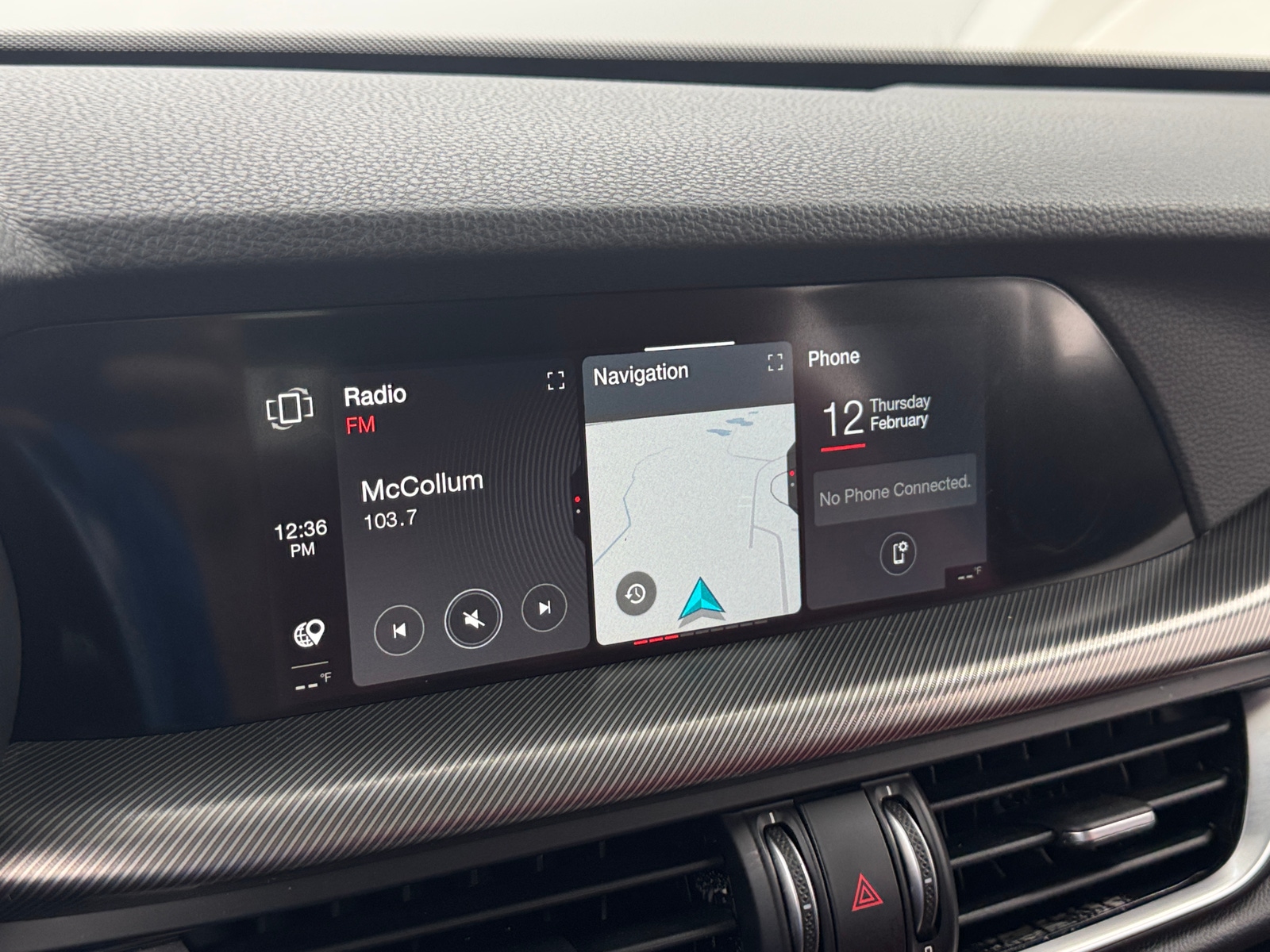 Thumbnail: 2024 Alfa Romeo Stelvio - 3