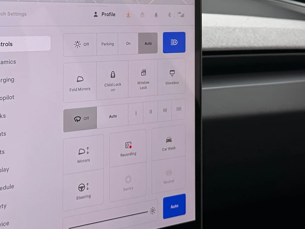 Thumbnail: 2025 Tesla Model 3 - 3
