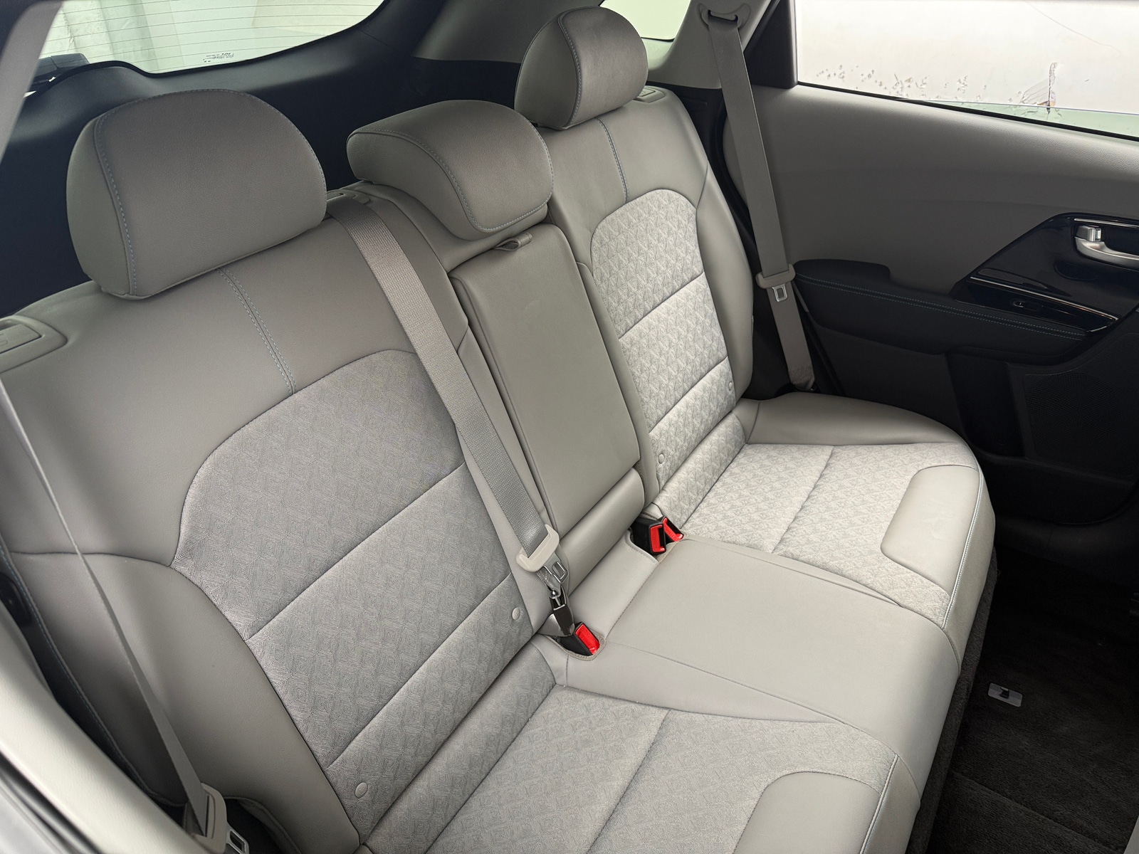 Thumbnail: 2022 Kia Niro - 6