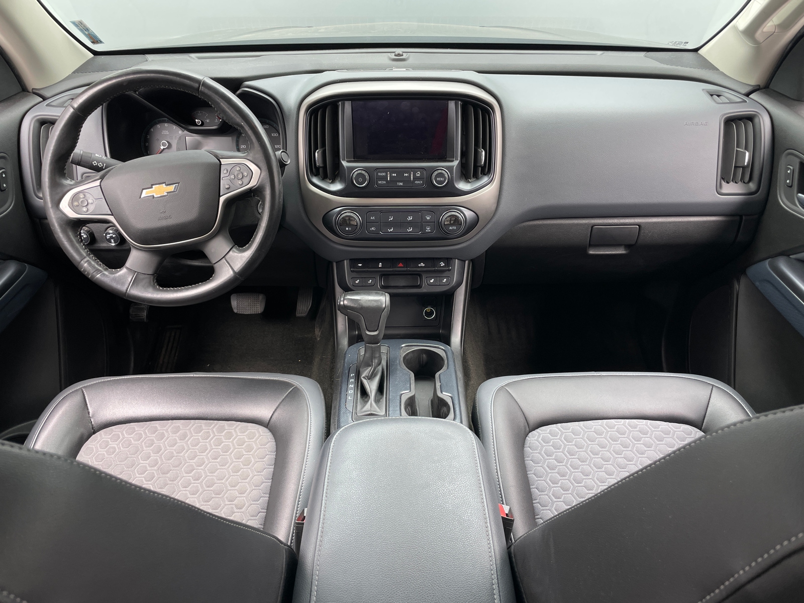 Thumbnail: 2017 Chevrolet Colorado - 3