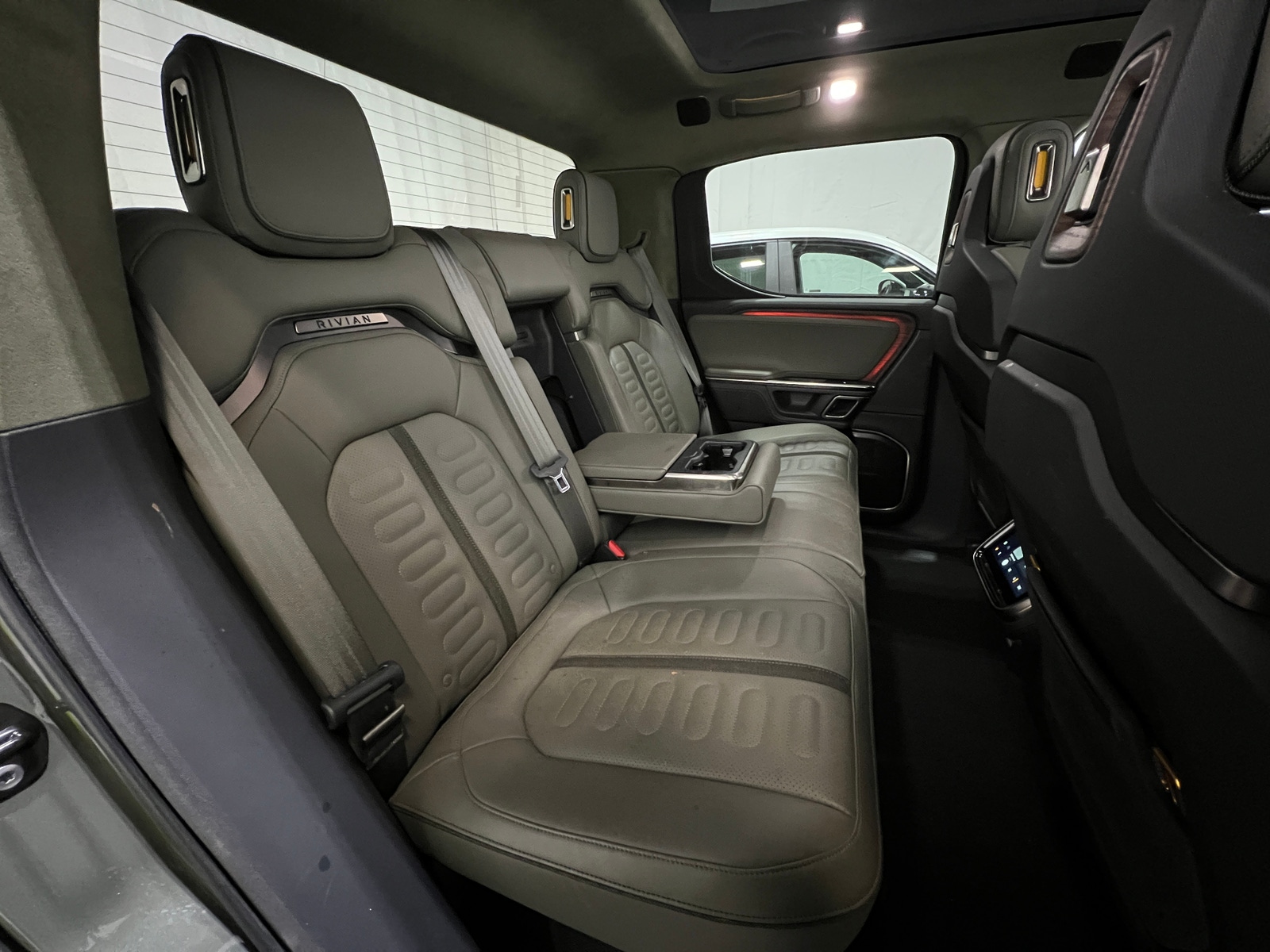Thumbnail: 2022 Rivian R1T - 5