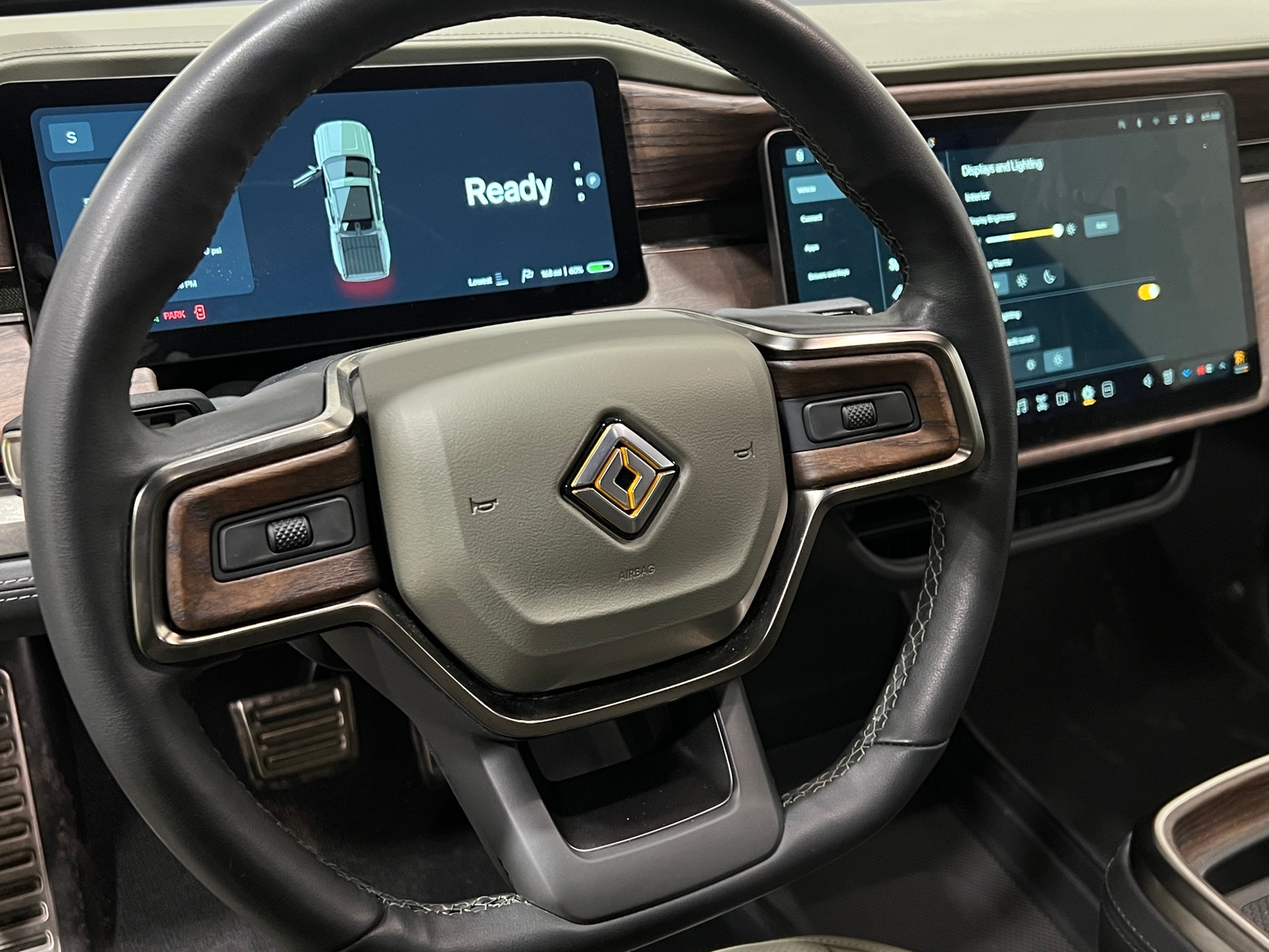 Thumbnail: 2022 Rivian R1T - 4