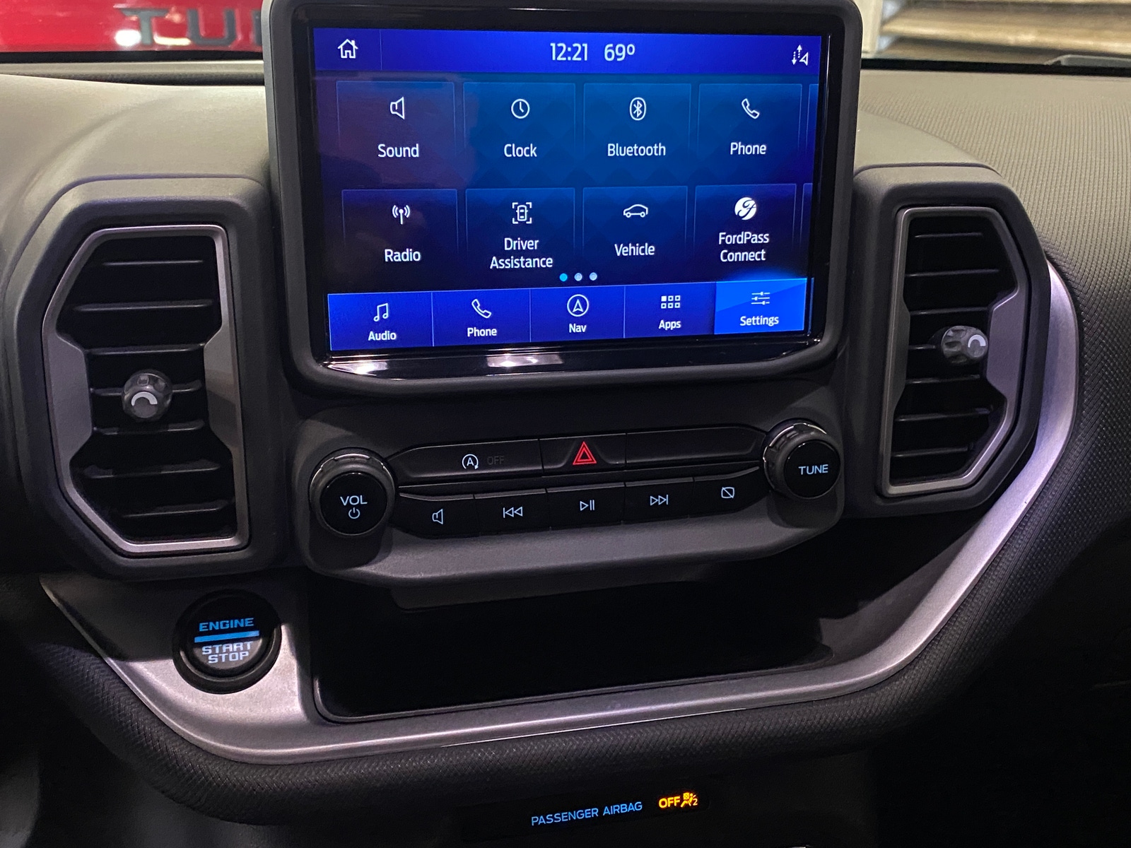 Thumbnail: 2021 Ford Bronco Sport - 4