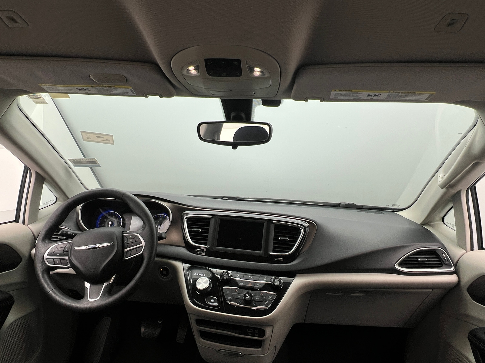 Thumbnail: 2018 Chrysler Pacifica - 3