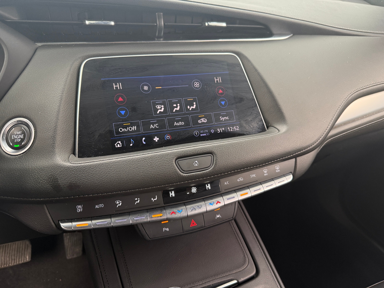 Thumbnail: 2023 Cadillac XT4 - 3