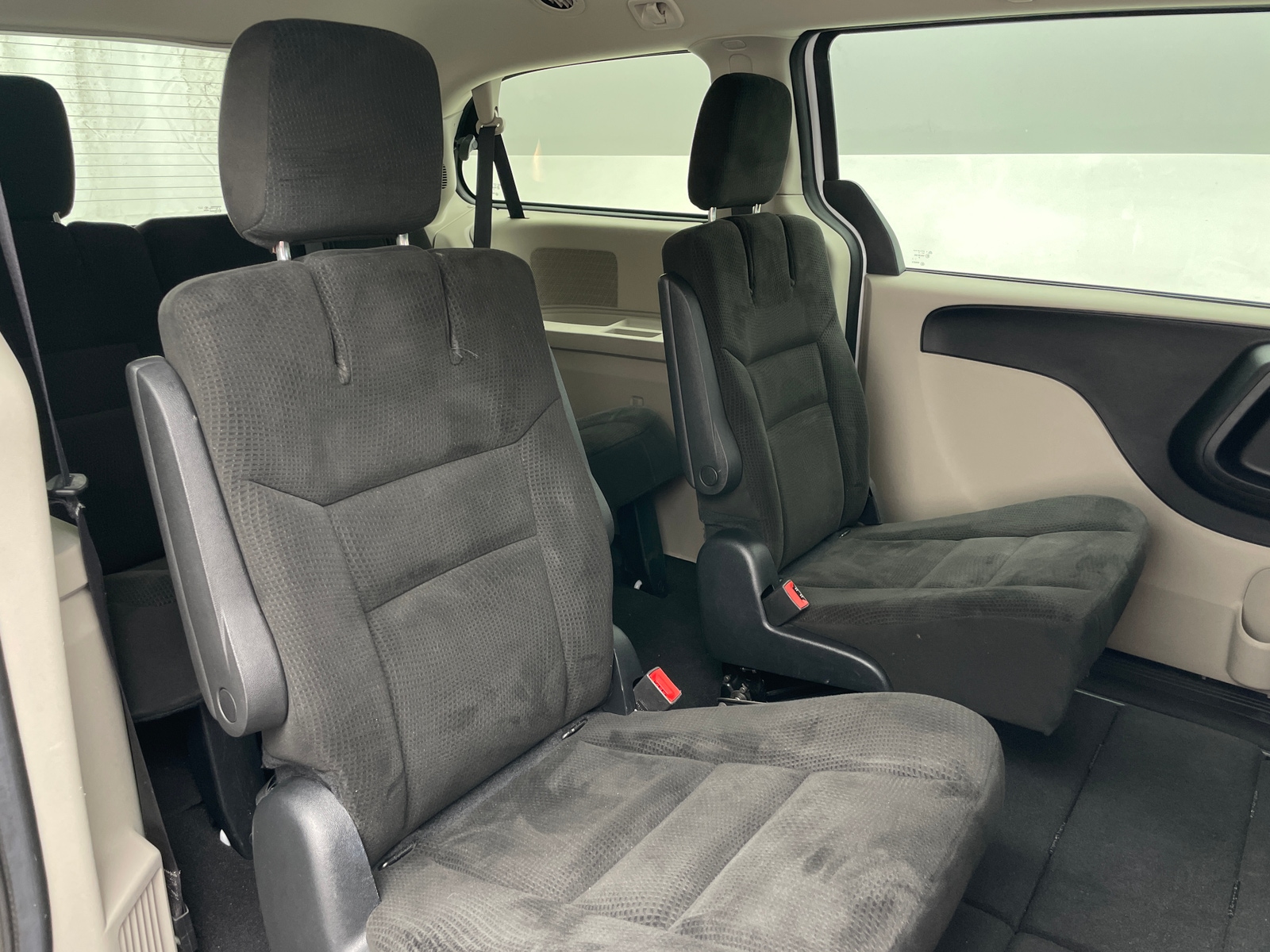 Thumbnail: 2016 Dodge Grand Caravan - 6