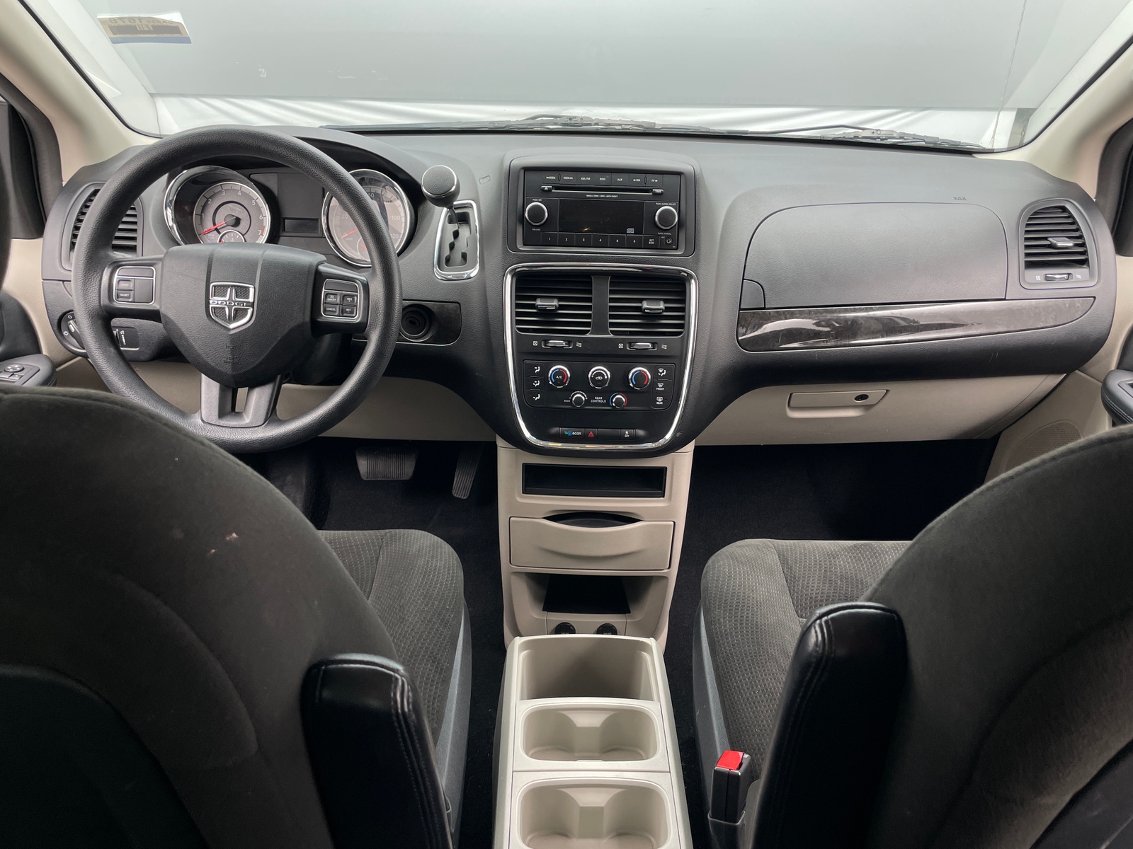 Thumbnail: 2016 Dodge Grand Caravan - 3