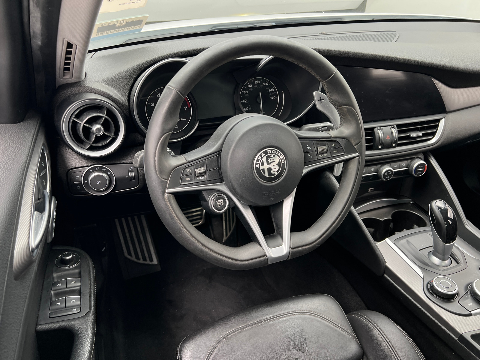 Thumbnail: 2018 Alfa Romeo Giulia - 4