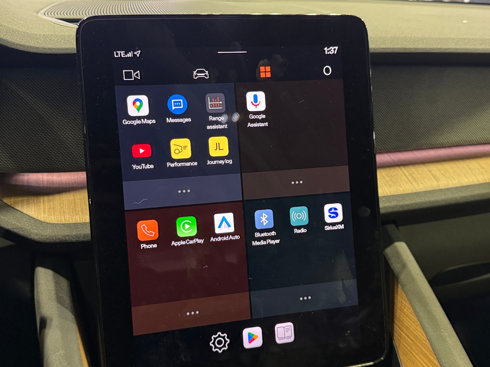 Thumbnail: 2022 Polestar 2 - 3