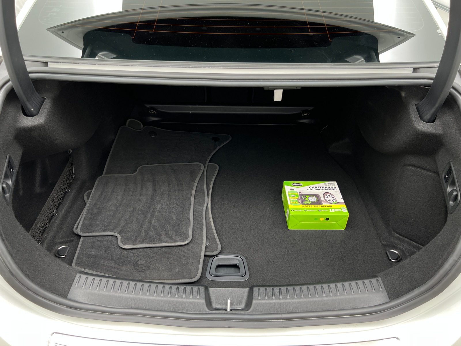 Thumbnail: 2025 Mercedes-Benz E-Class - 6