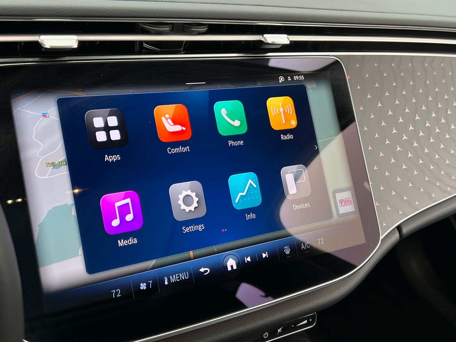 Thumbnail: 2025 Mercedes-Benz E-Class - 3