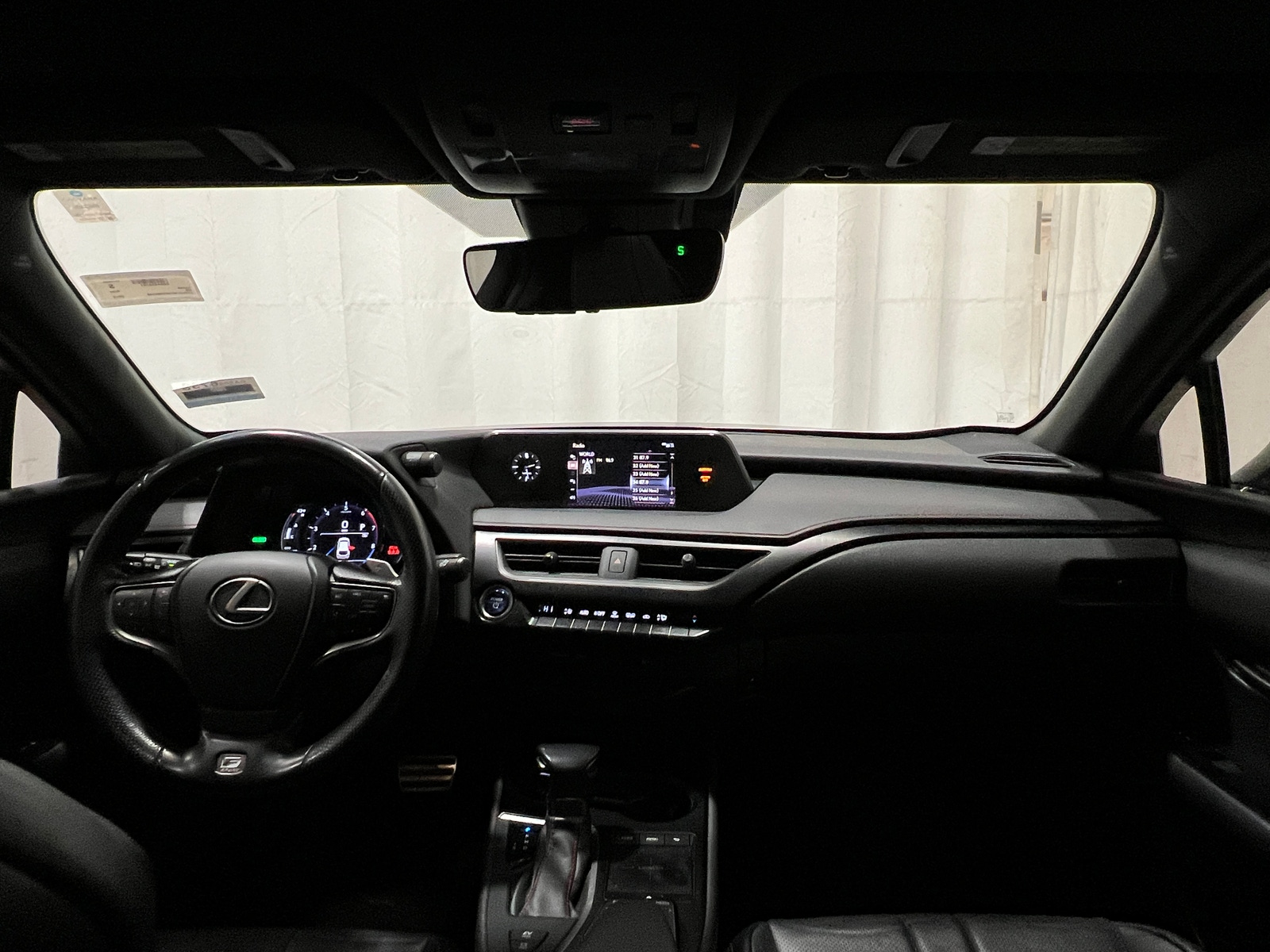 Thumbnail: 2019 Lexus UX - 2