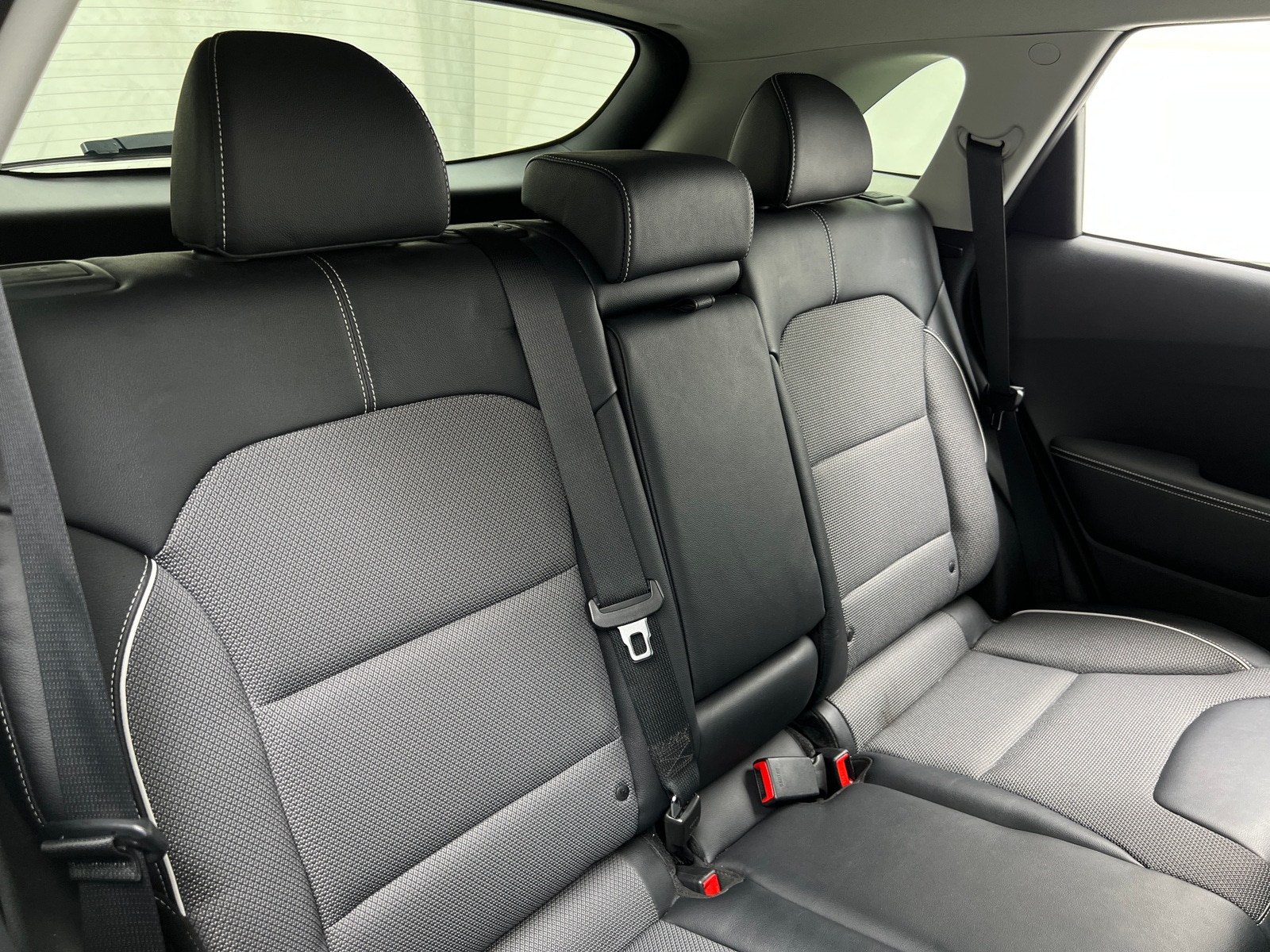 Thumbnail: 2020 Kia Niro - 5