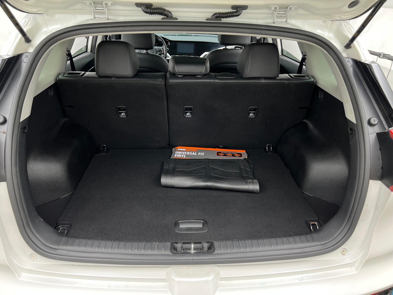 Thumbnail: 2020 Kia Niro - 6