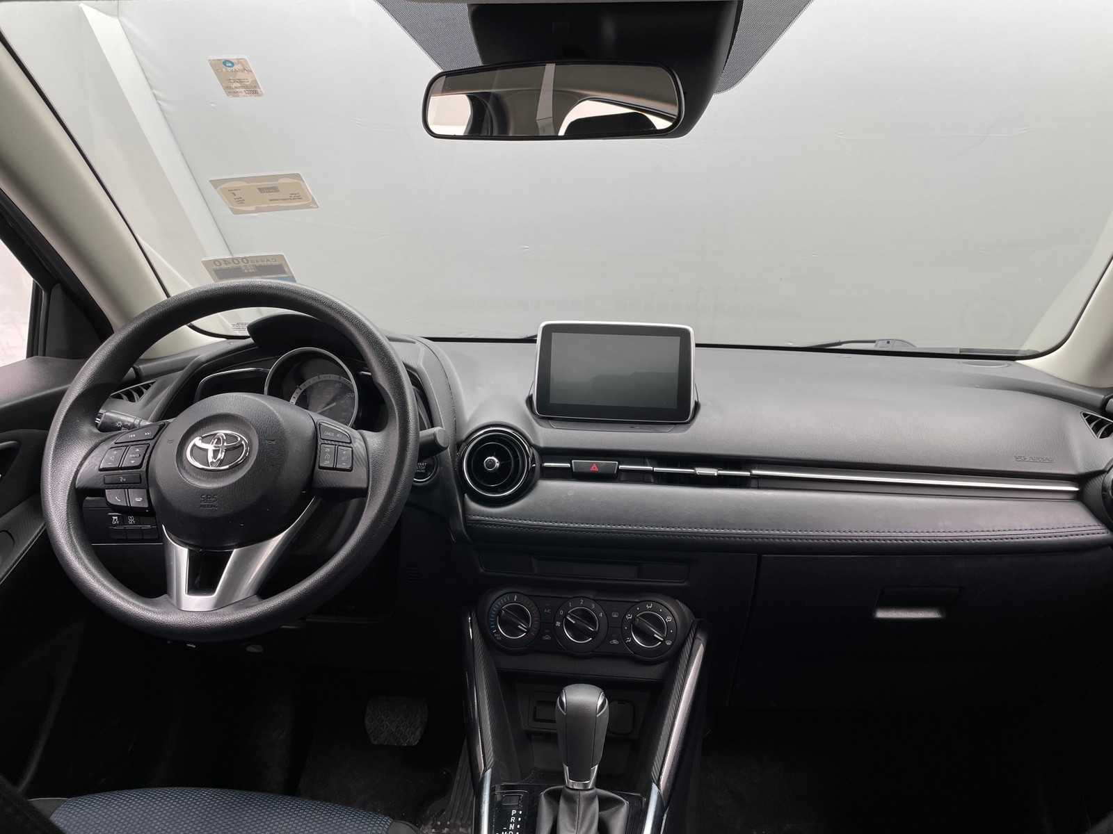 Thumbnail: 2017 Toyota Yaris iA - 3