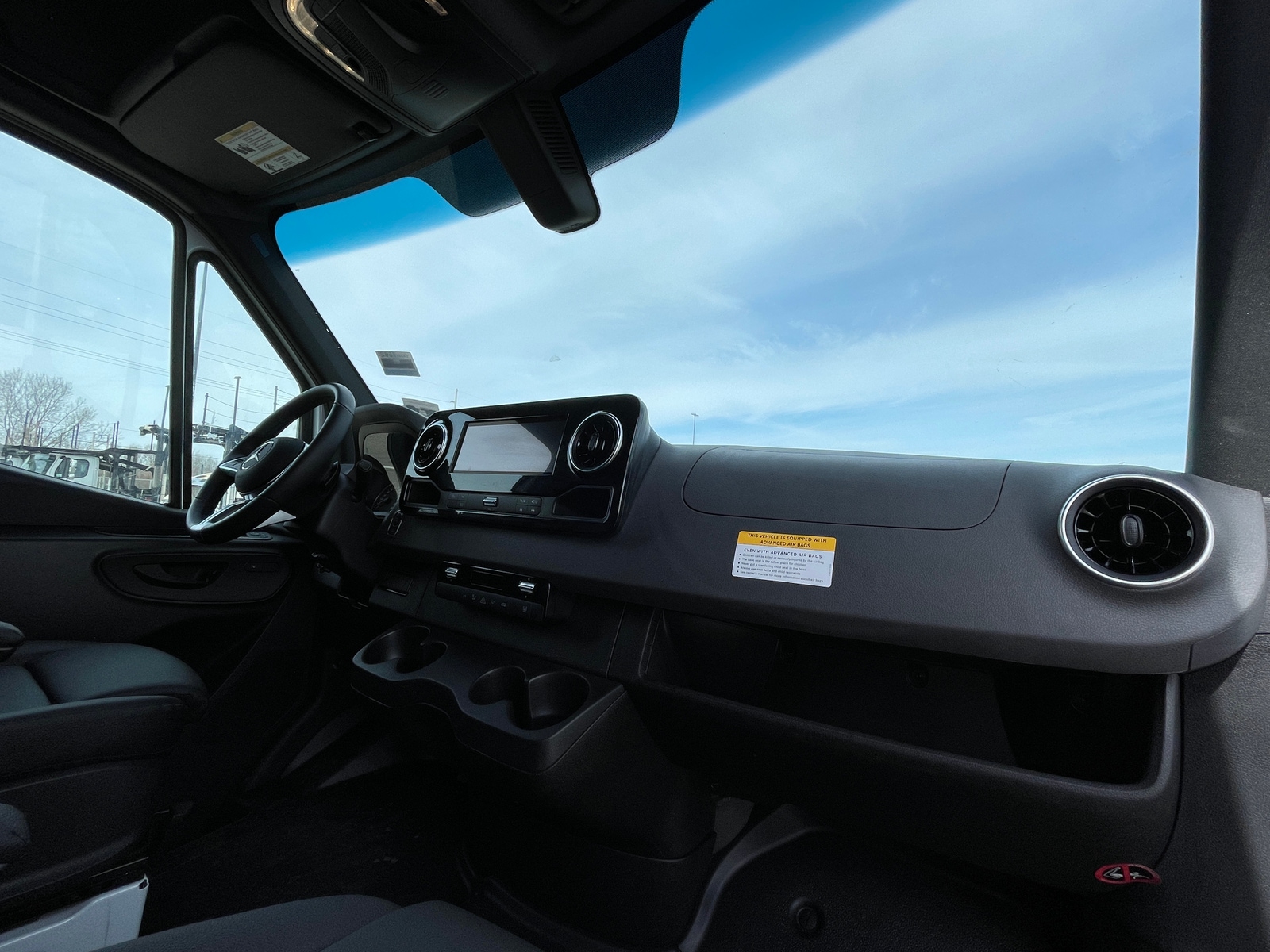 Thumbnail: 2024 Mercedes-Benz eSprinter - 3