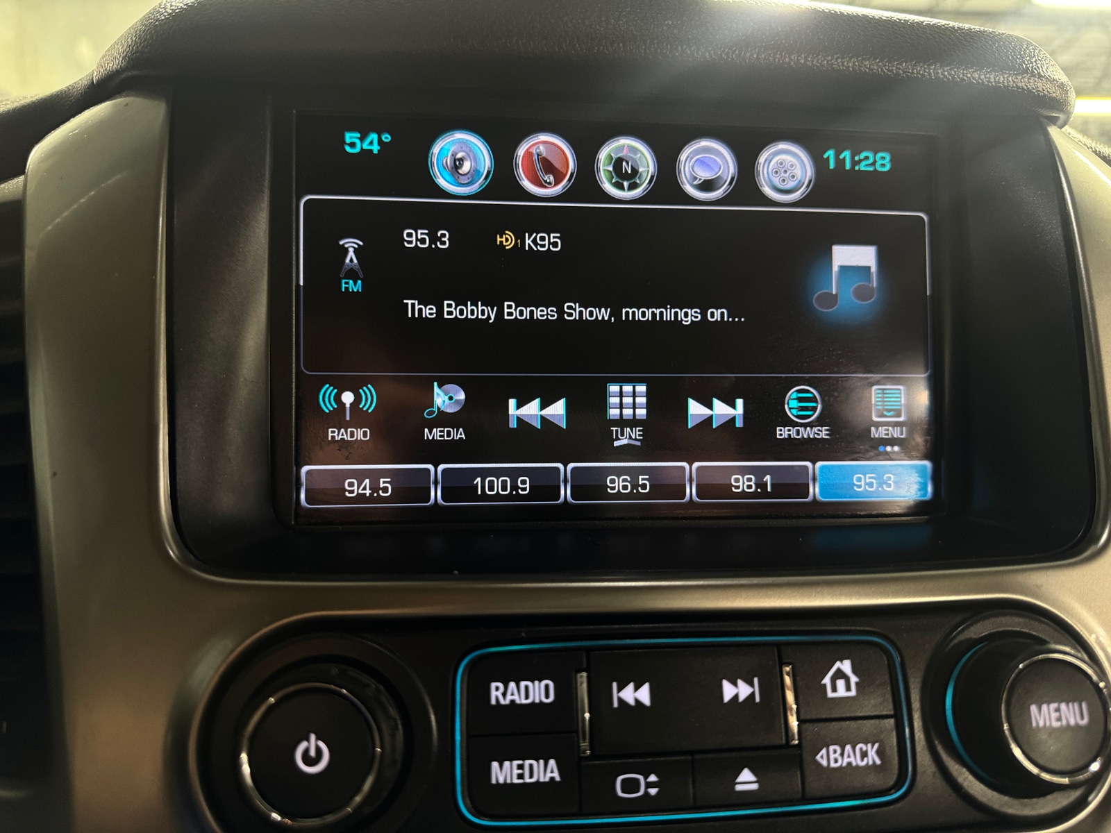 Thumbnail: 2017 Chevrolet Suburban - 3