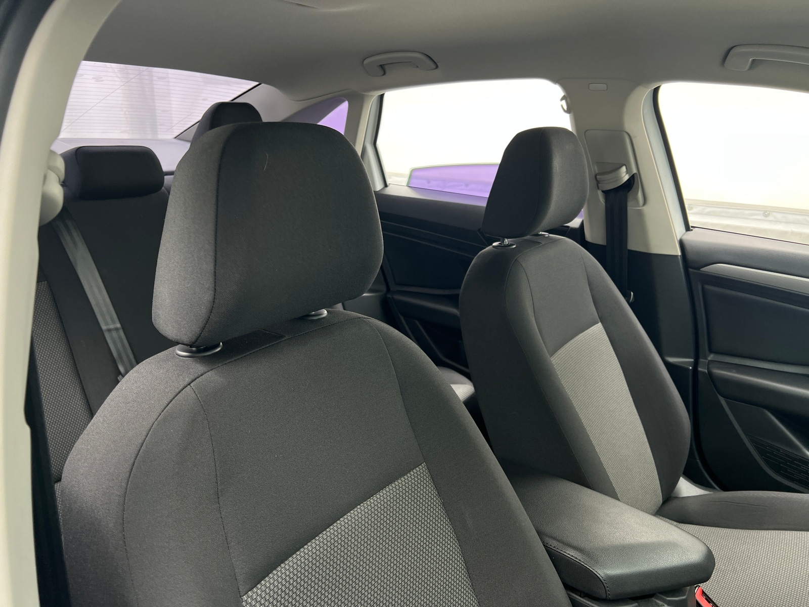 Thumbnail: 2019 Volkswagen Jetta - 2