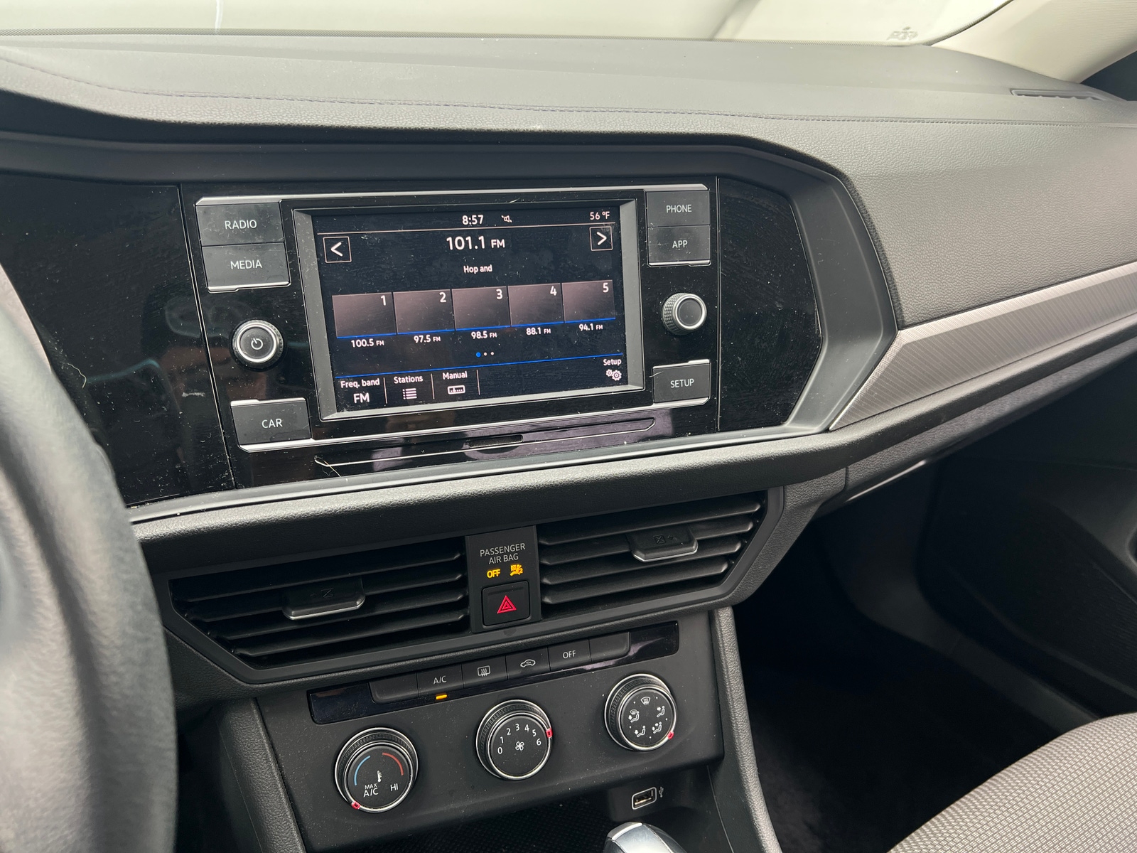 Thumbnail: 2019 Volkswagen Jetta - 4