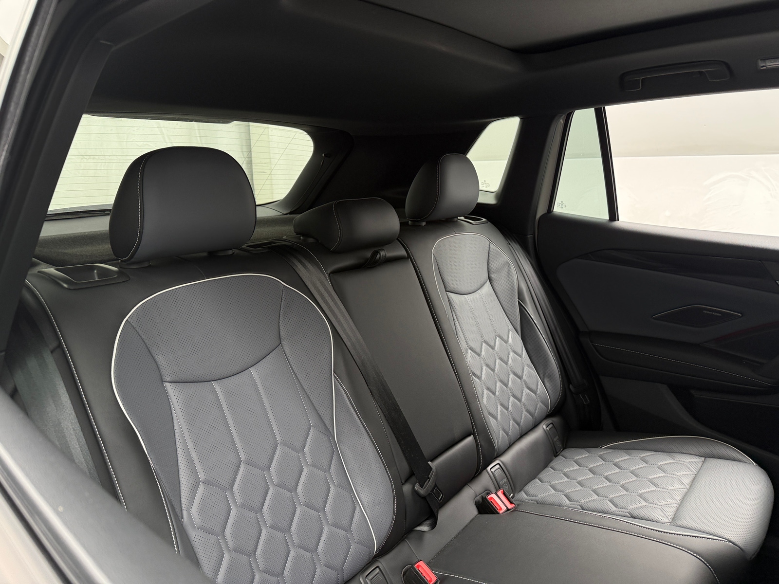 Thumbnail: 2025 Volkswagen Tiguan - 5