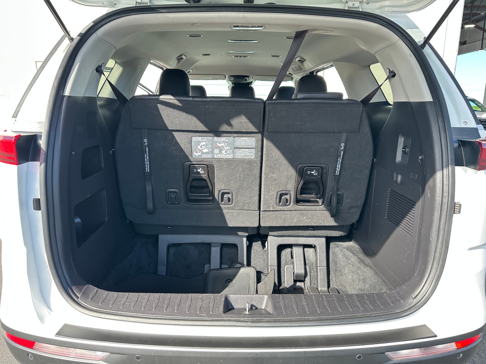 Thumbnail: 2024 Kia Carnival - 6