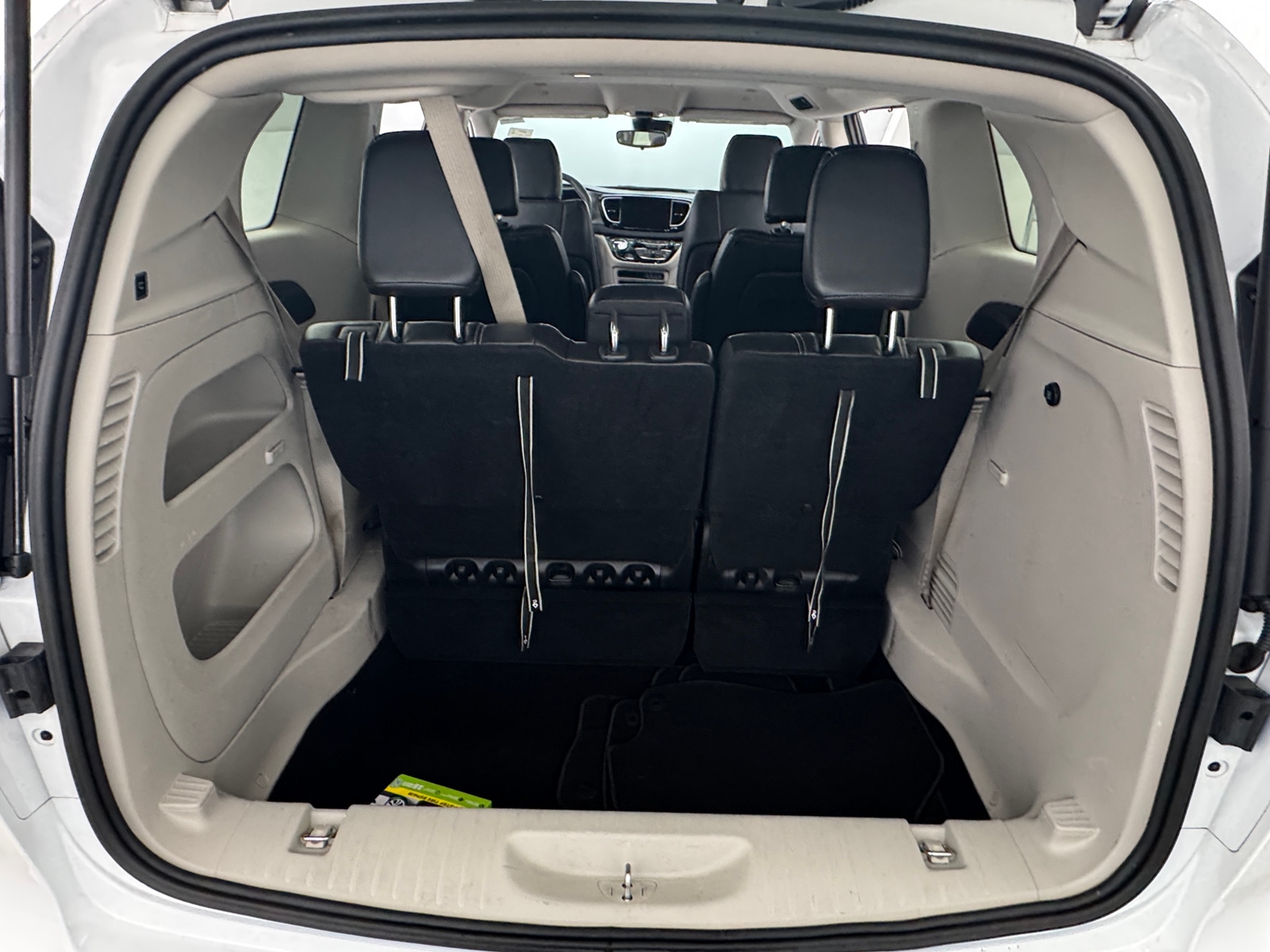 Thumbnail: 2024 Chrysler Pacifica - 6