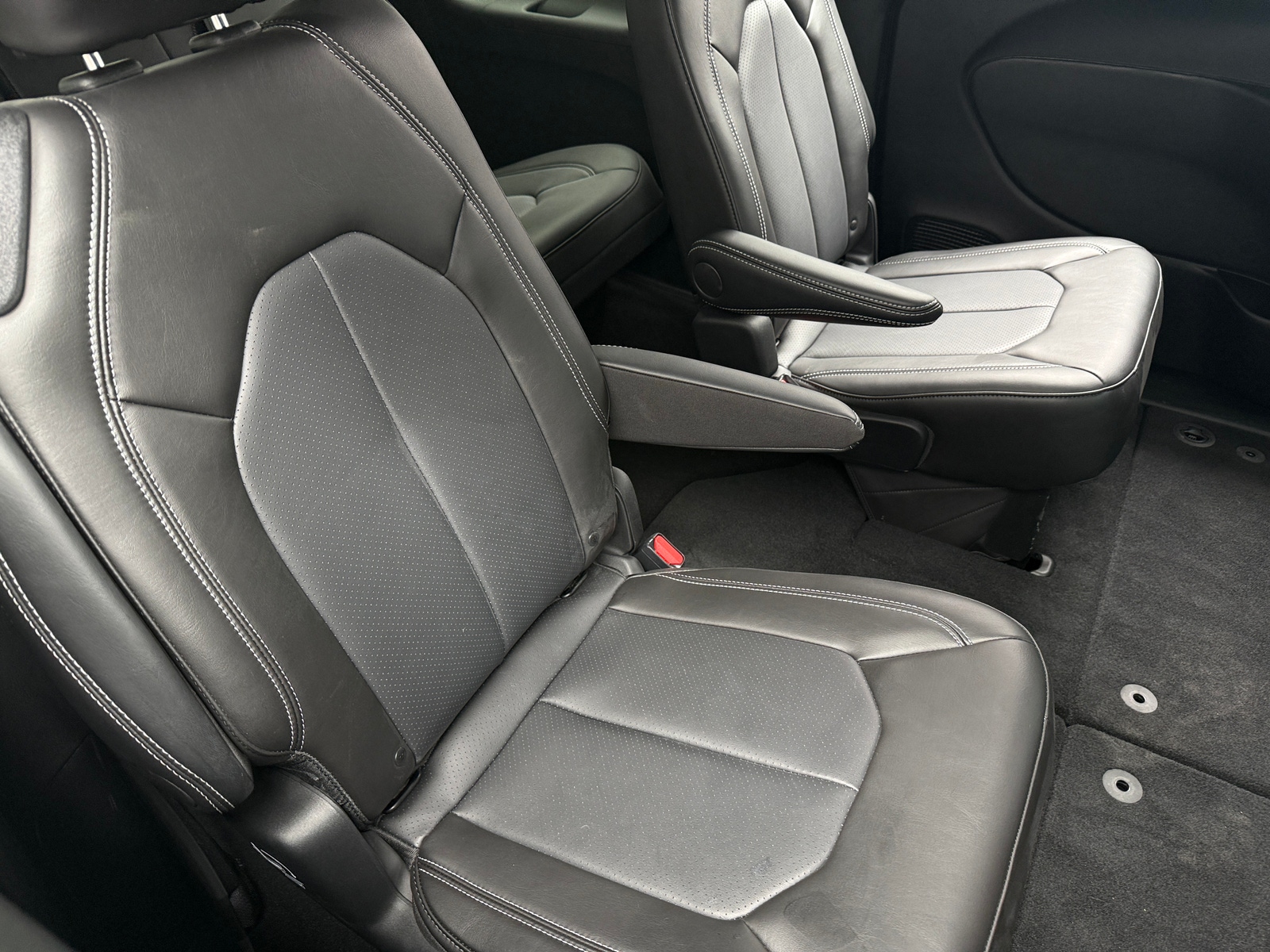 Thumbnail: 2025 Chrysler Pacifica - 5