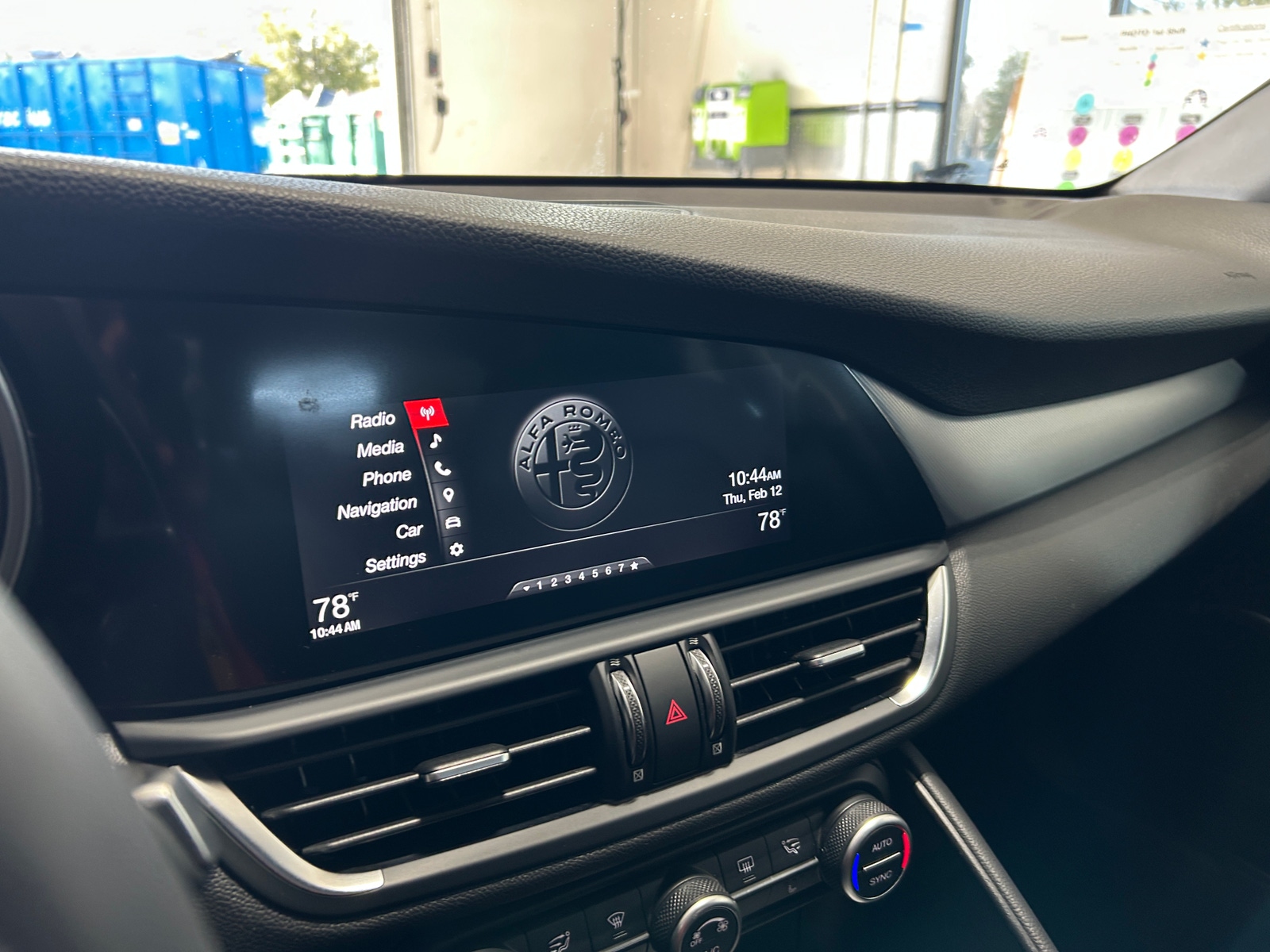 Thumbnail: 2018 Alfa Romeo Giulia - 3