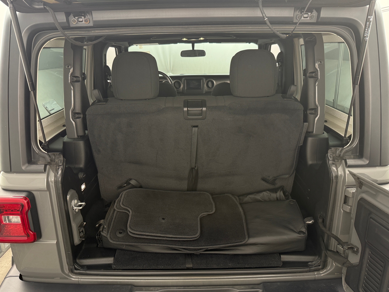 Thumbnail: 2020 Jeep Wrangler - 7