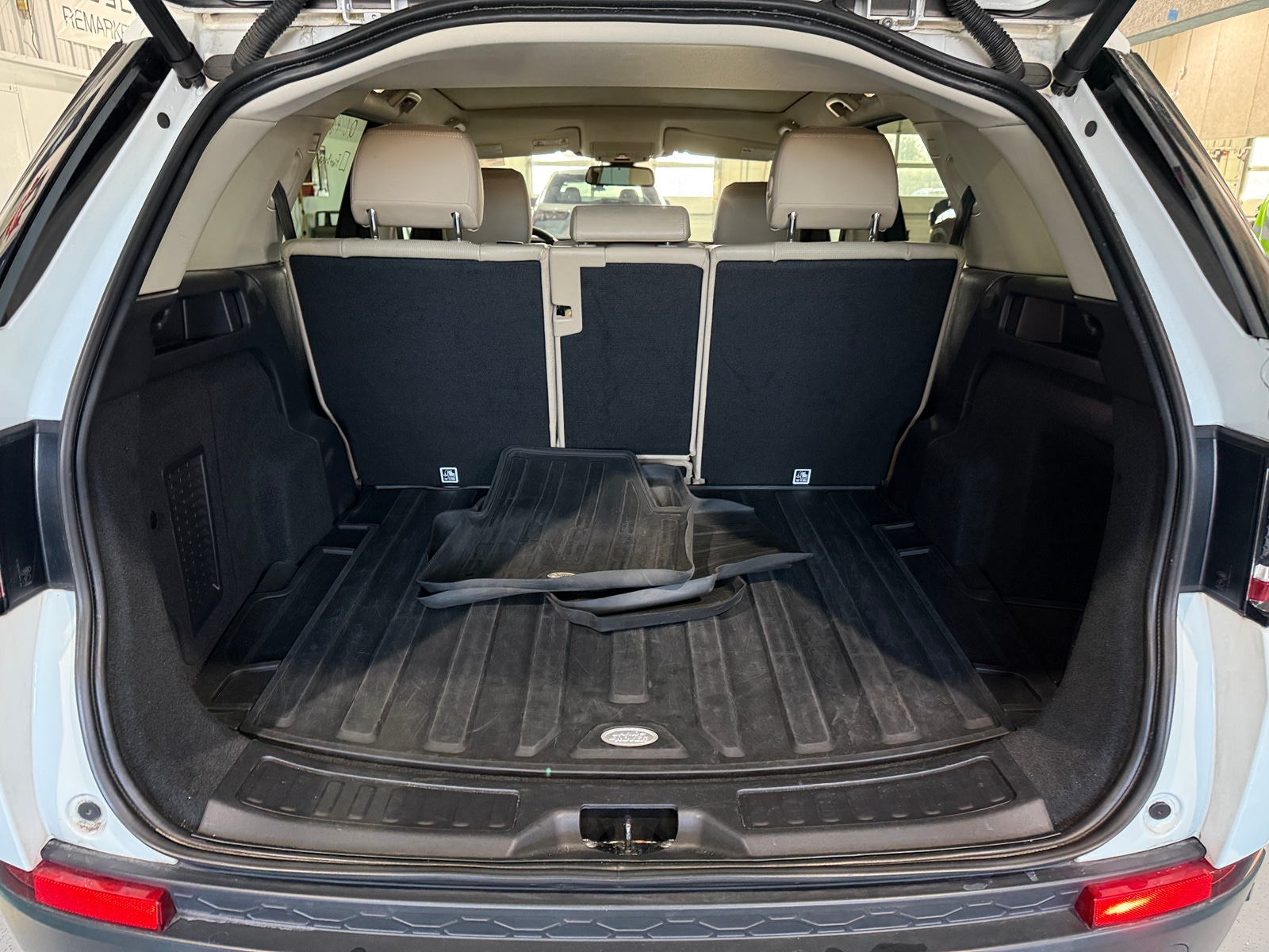 Thumbnail: 2019 Land Rover Discovery Sport - 6