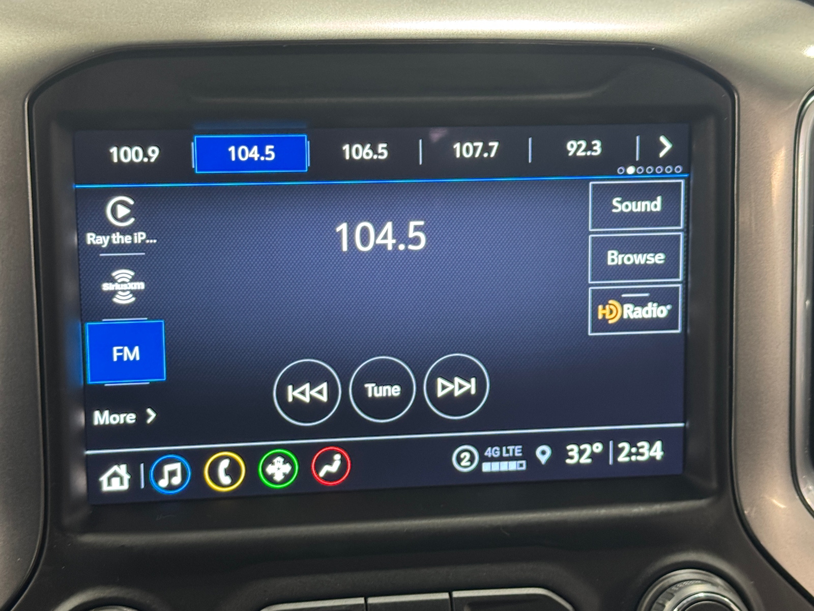 Thumbnail: 2021 Chevrolet Silverado 1500 - 3