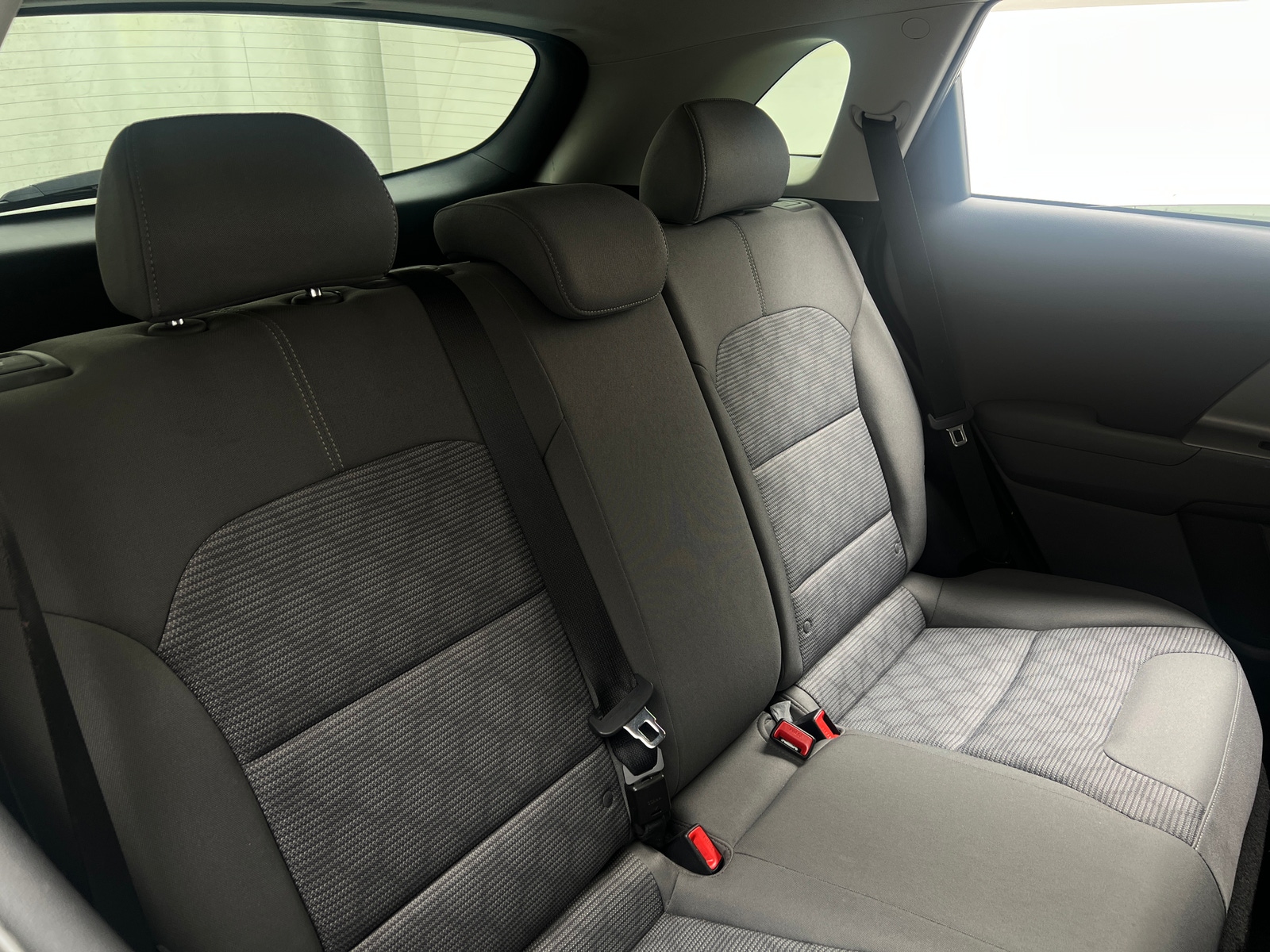 Thumbnail: 2022 Kia Niro - 6